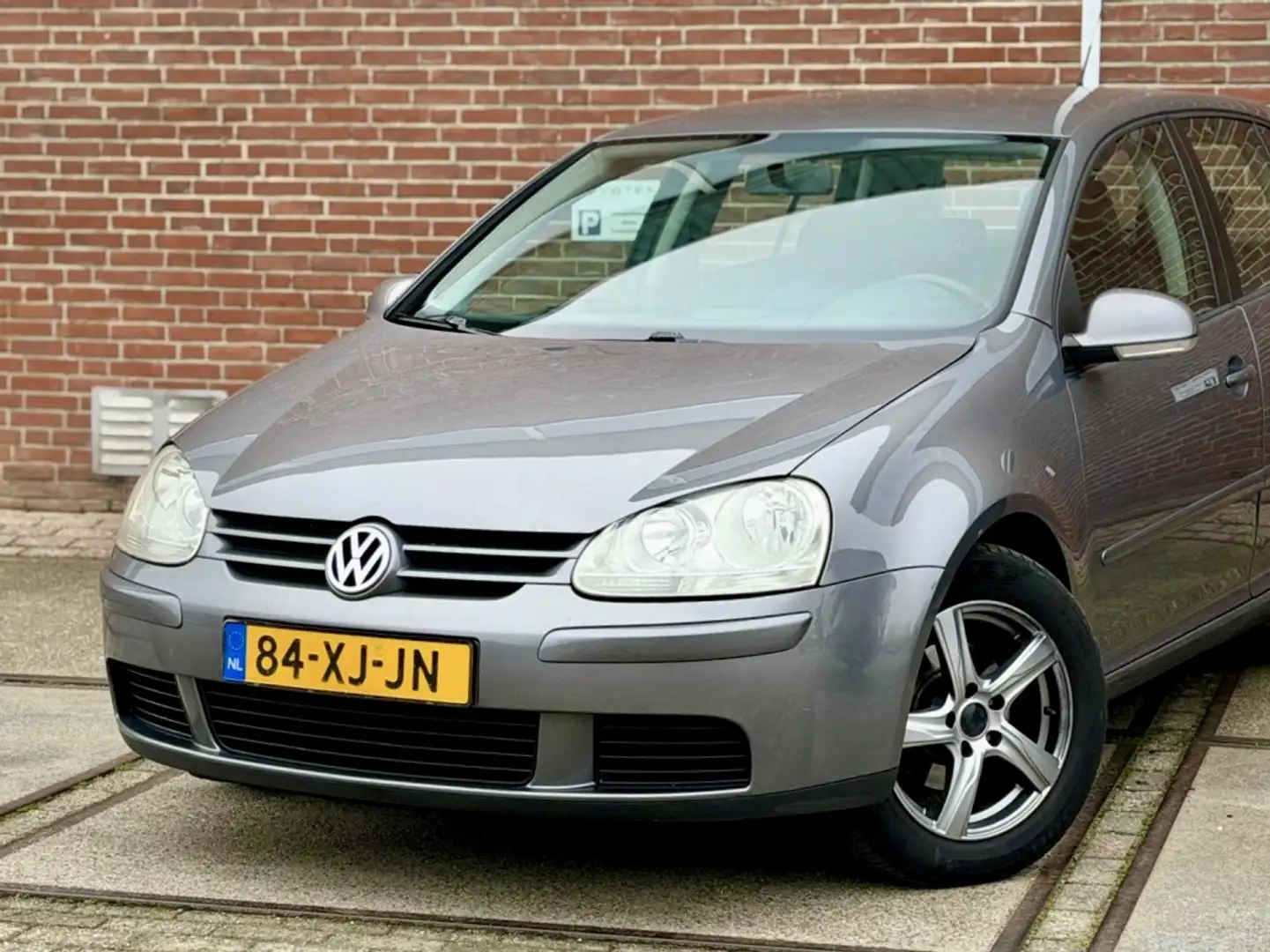 Volkswagen Golf 1.6 FSI Optive 3 |Clima |CruiseC |Nieuwe APK Grau - 2