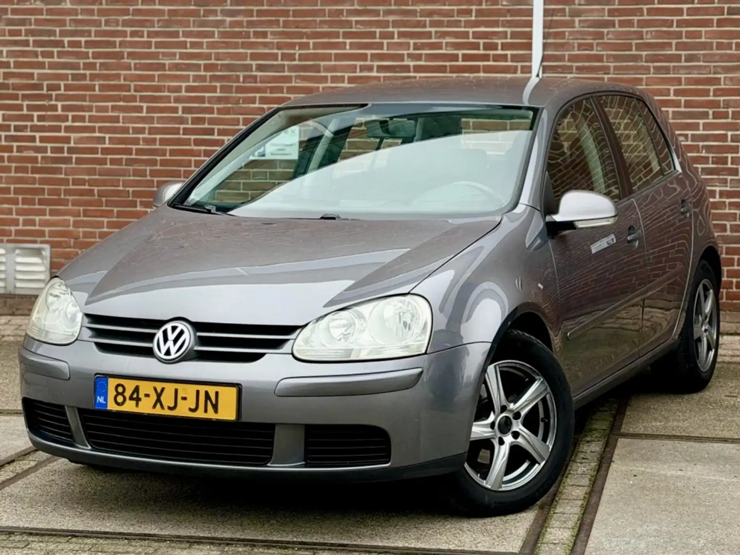 Volkswagen Golf 1.6 FSI Optive 3 |Clima |CruiseC |Nieuwe APK Grau - 1