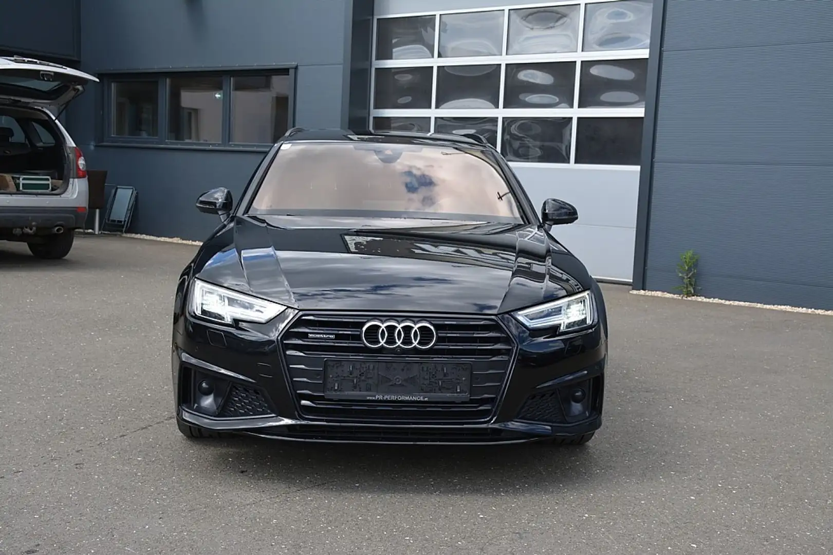 Audi A4 Avant 2,0 TDI quattro Sport S-tronic NAVI LED R... Schwarz - 2