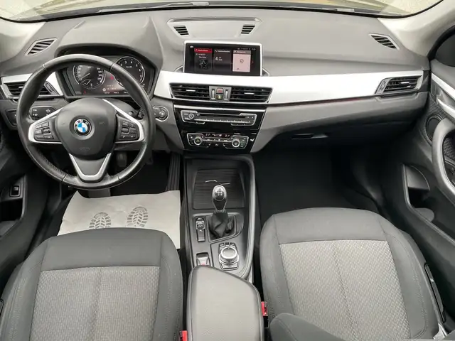 BMW X1 view 8