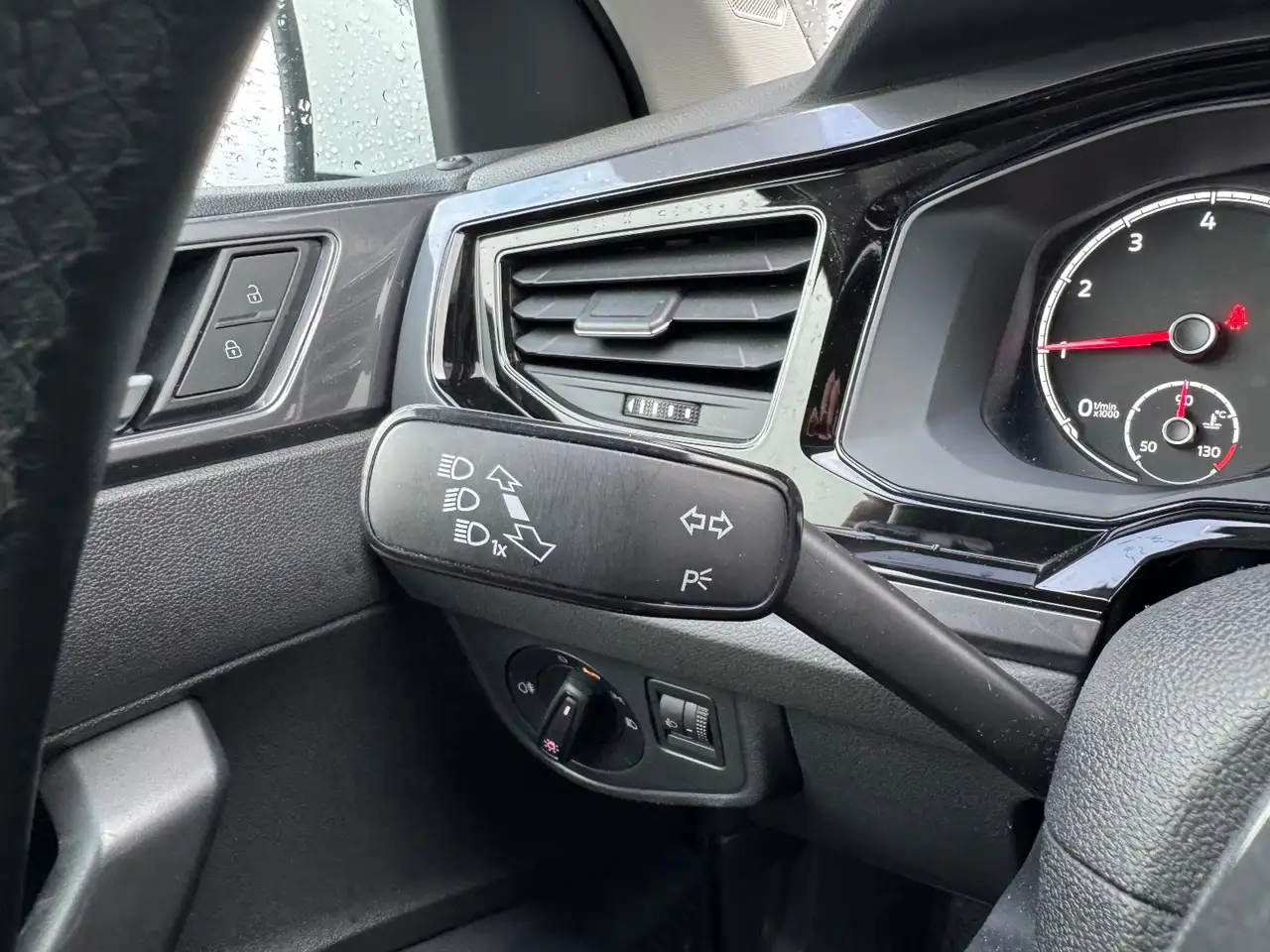 Volkswagen Polo Citadine 5 portes — photo 16