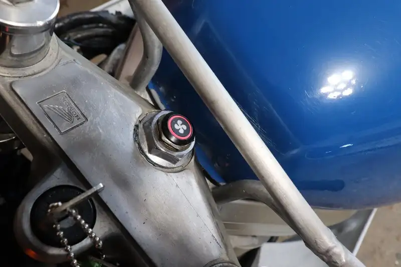 Honda VFR 750 - foto 8