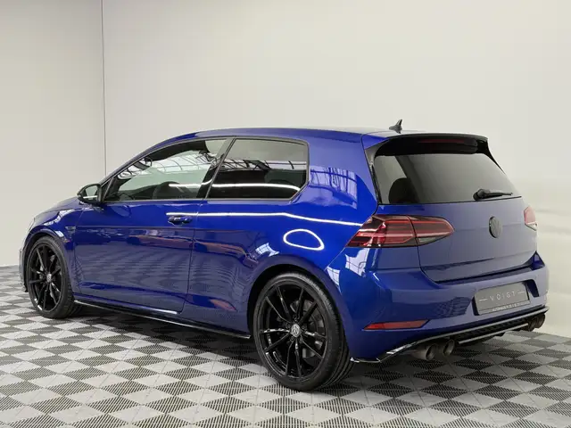 Volkswagen Golf view 3