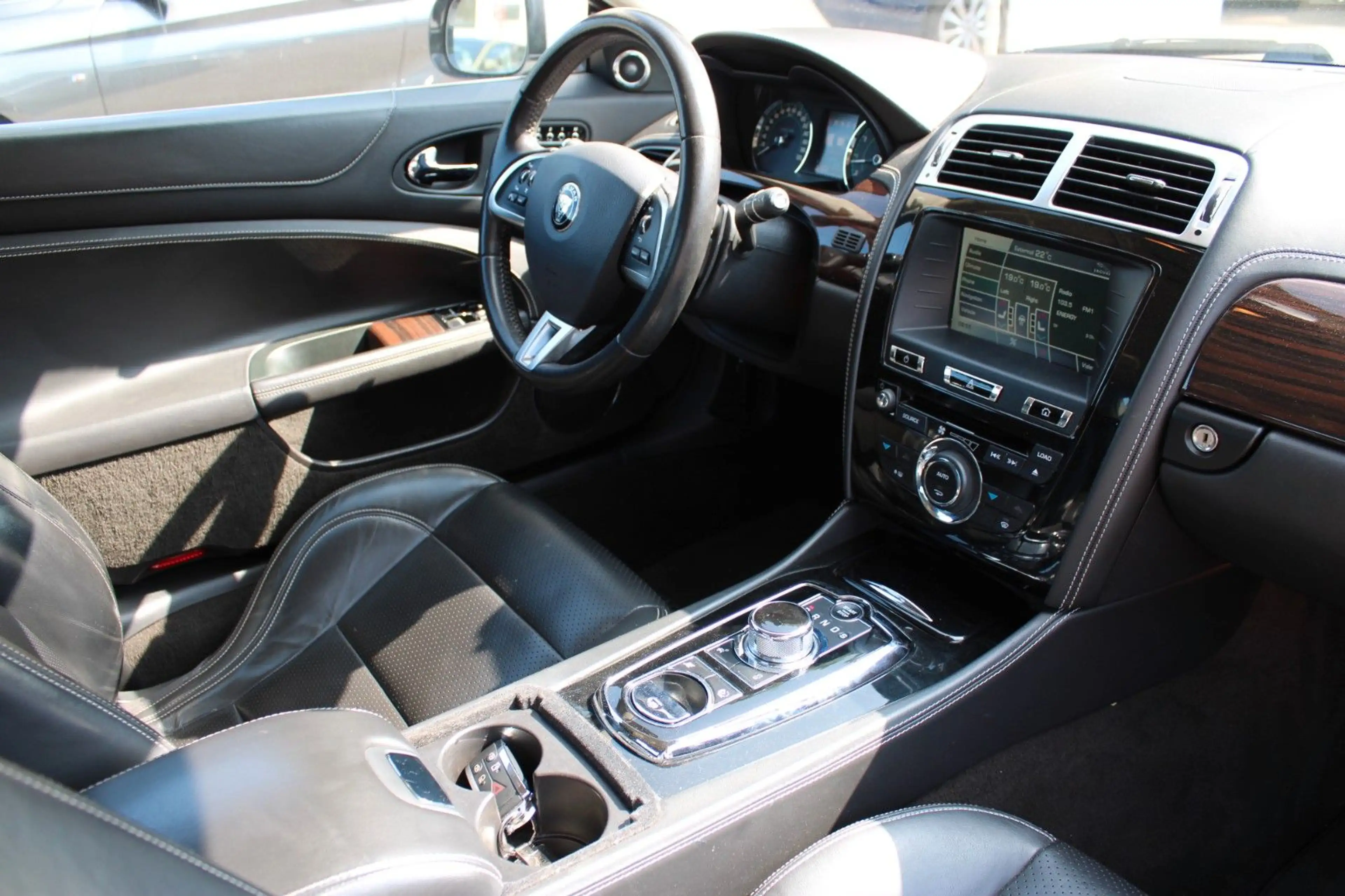 Jaguar XK 5.0 V8 Portfolio Coupé Bowers&Wilkins Kamera — photo 6