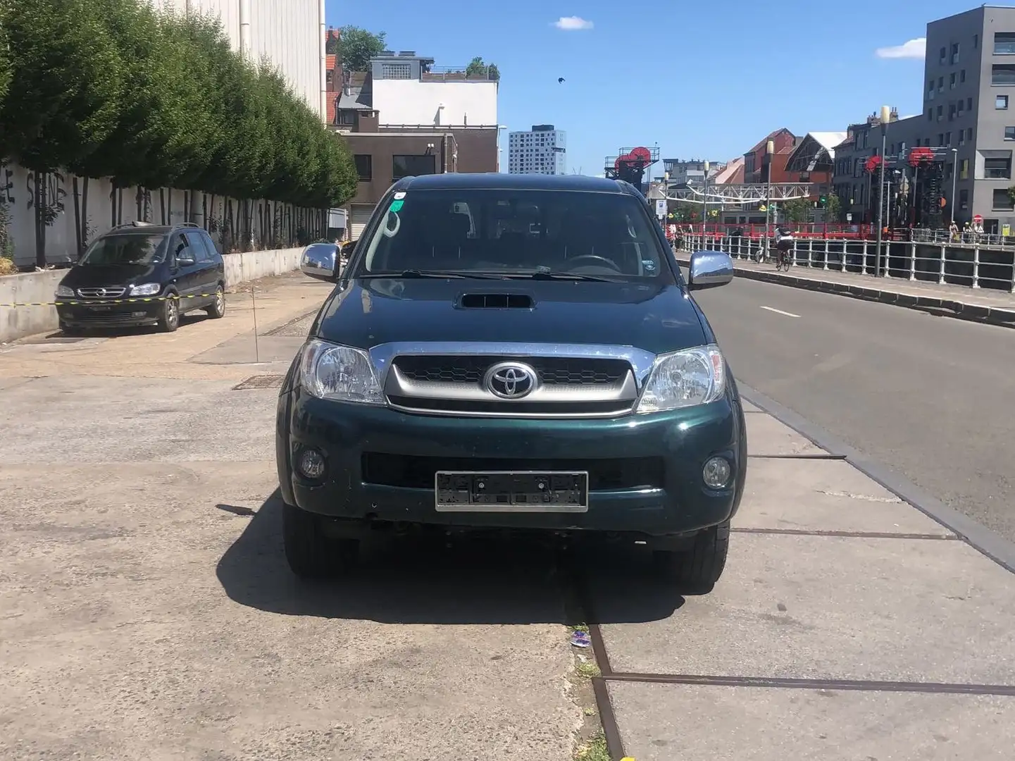 Toyota Hilux 2.5 D-4D 4WD SR Antarctica Vert - 2