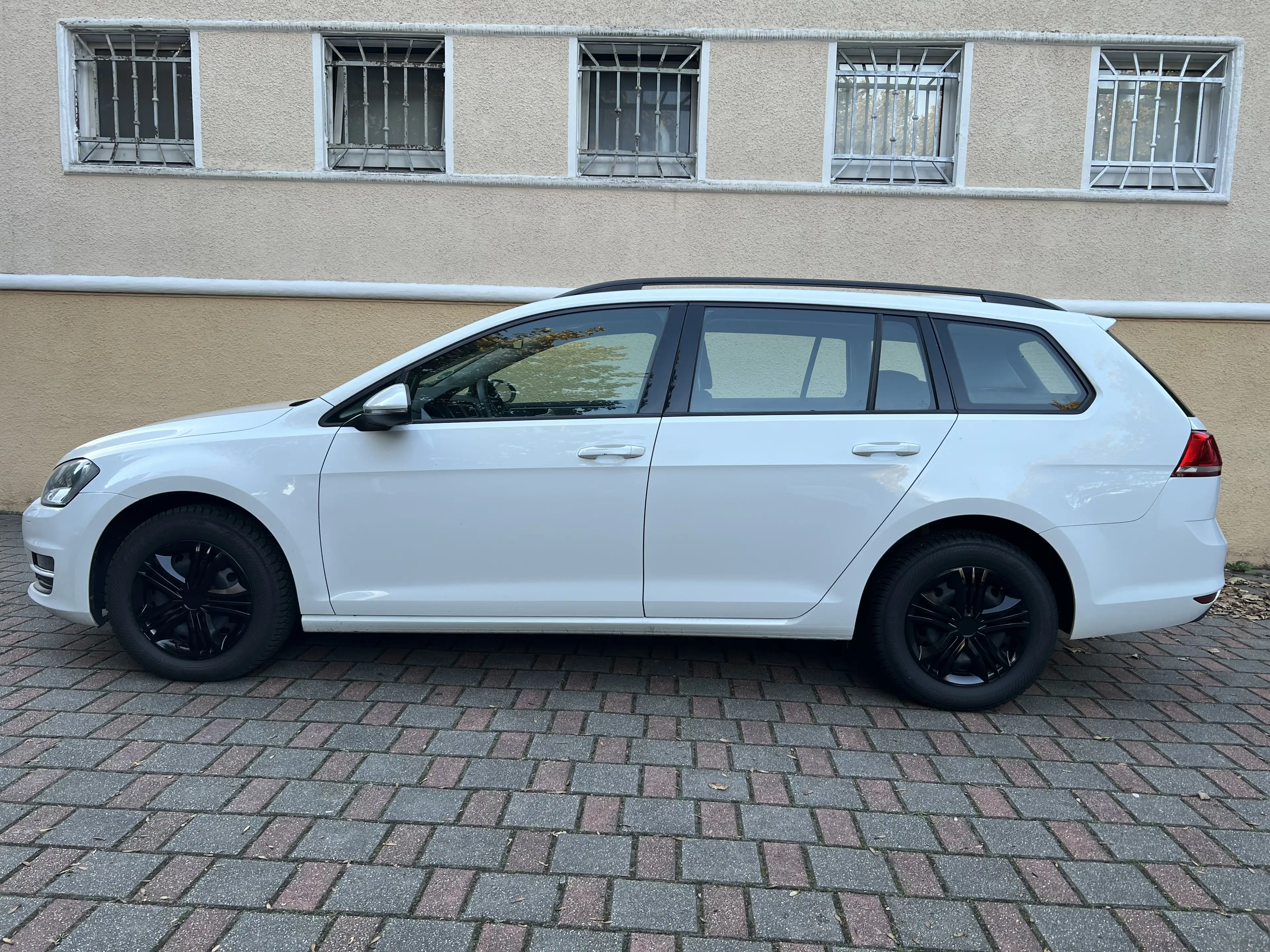Volkswagen Golf Variant Trendline BMT SHZ TEMPOMAT KLIMA ALLWETTER TÜV NEU — photo 4