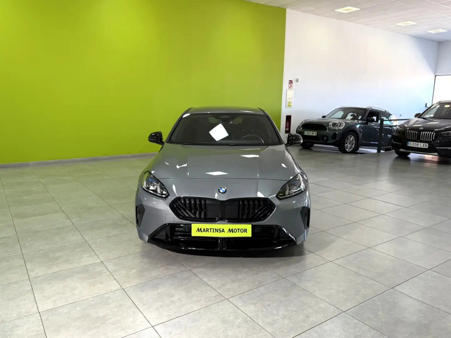 BMW 116 120iA M Sport Gris - 2