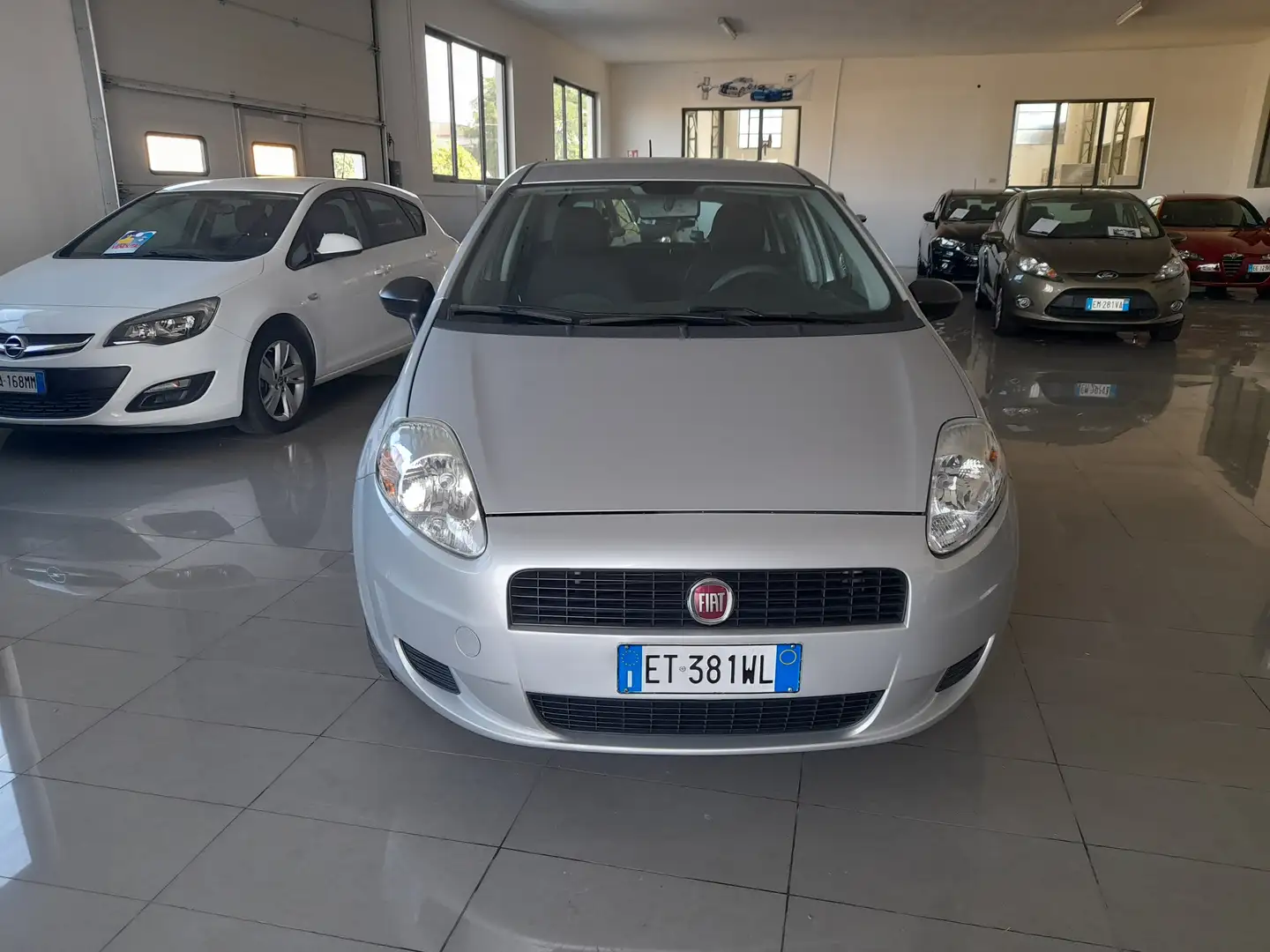 Fiat Punto Grande Punto III  5p 1.2 Plateado - 2