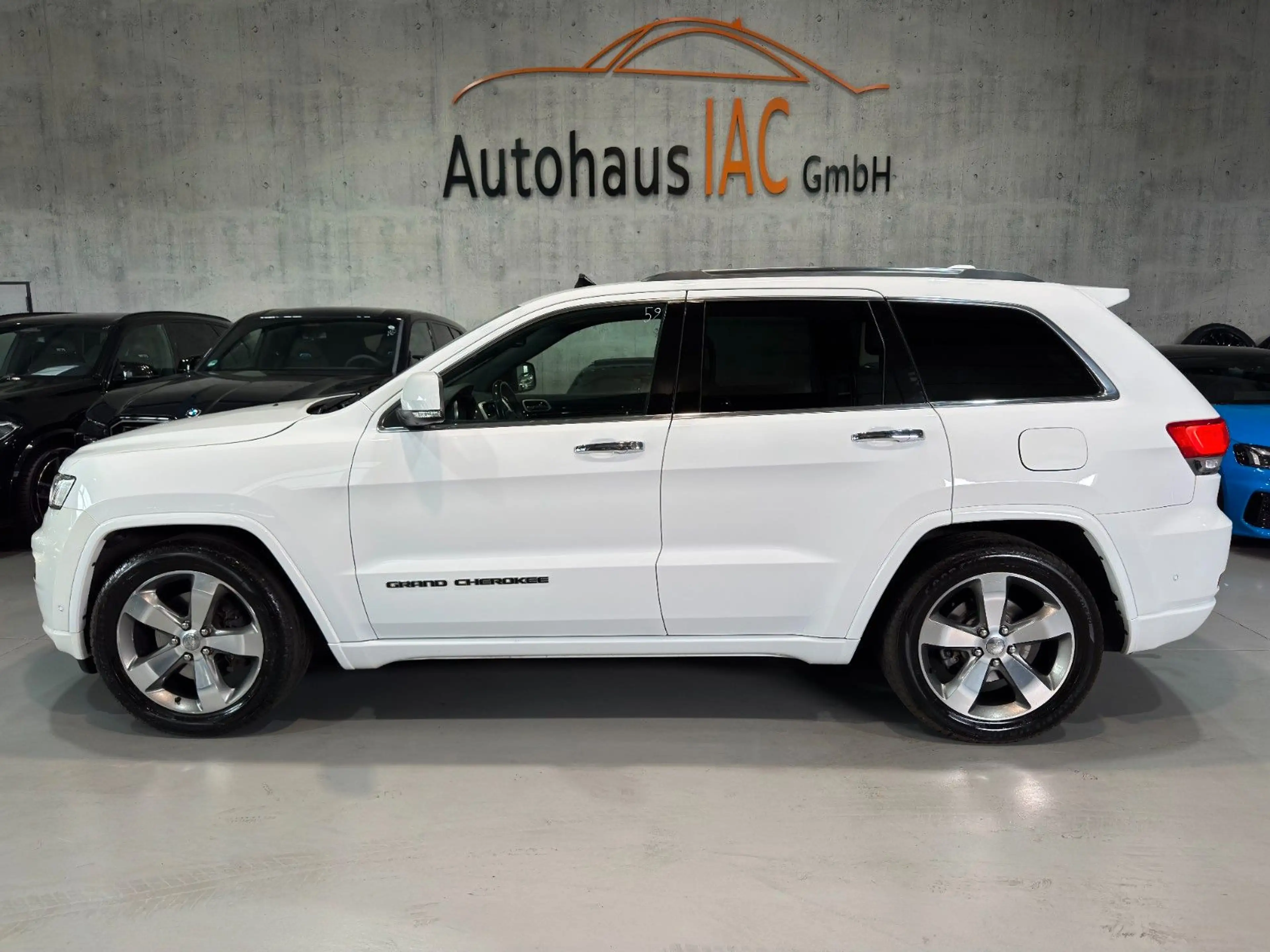 Jeep Grand Cherokee Grand/Cherokee/3.0/CRD/Overland/PANO/LED/AHK/NAV — photo 6