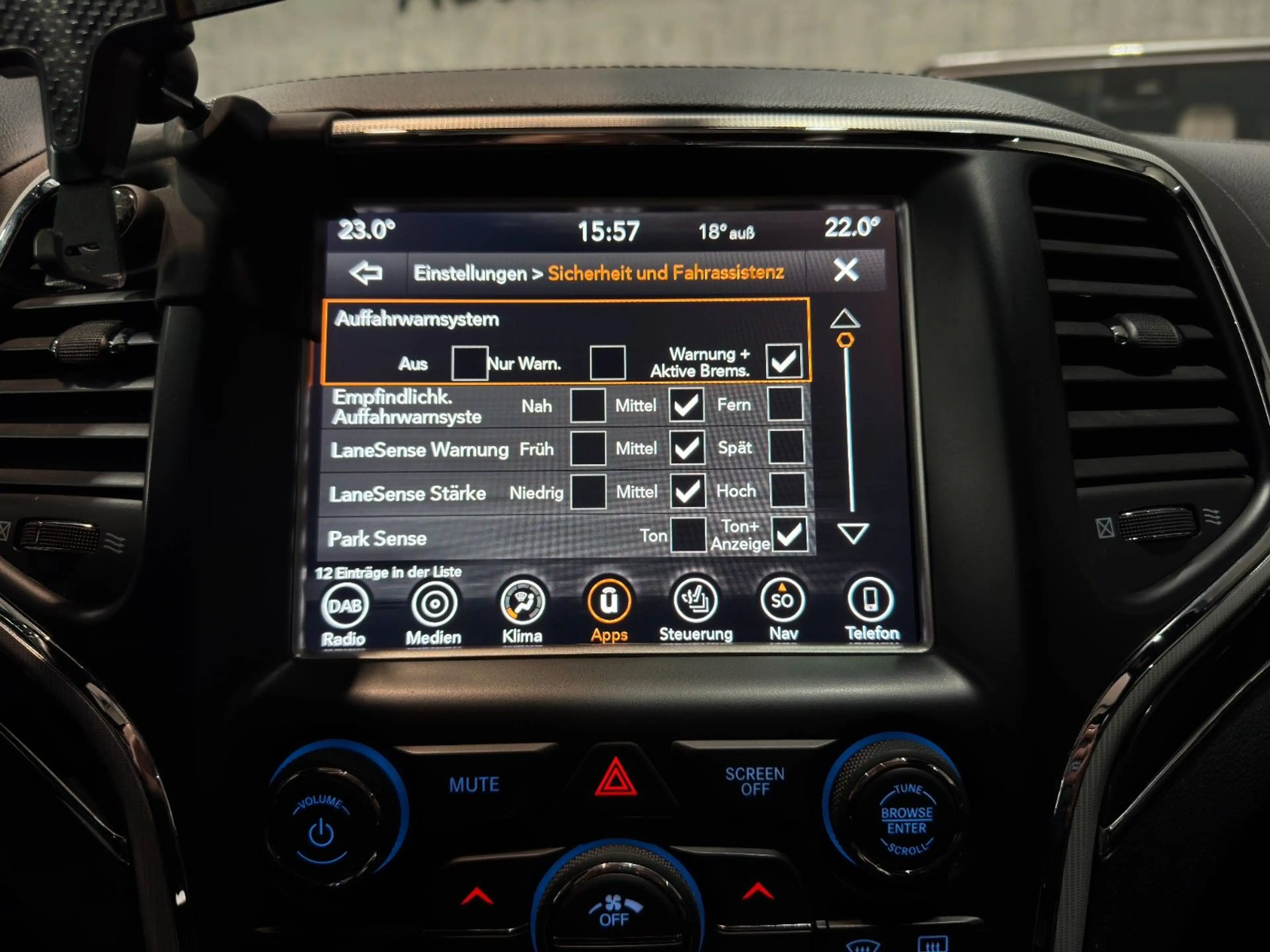 Jeep Grand Cherokee Grand/Cherokee/3.0/CRD/Overland/PANO/LED/AHK/NAV — photo 15