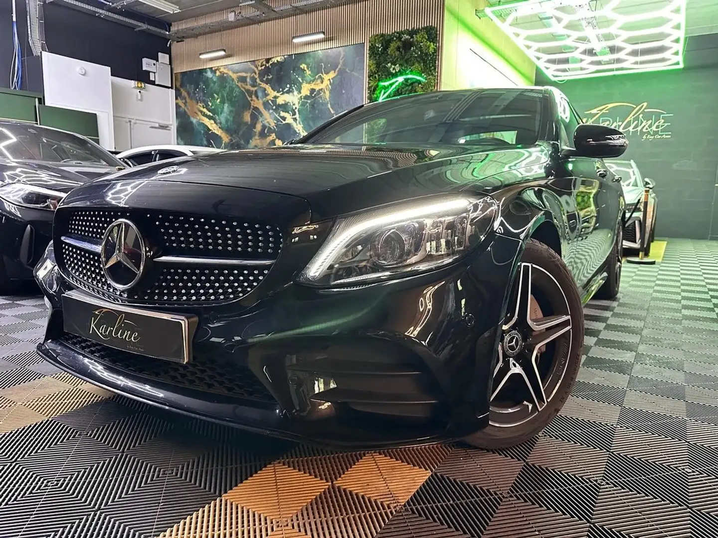 Mercedes-Benz C 32 AMG 300 e 2.0 i 320 EQ Power 9G- 211 cv AMG LINE I CARPLAY - CAMERA - TOIT OUVRANT Schwarz - 1