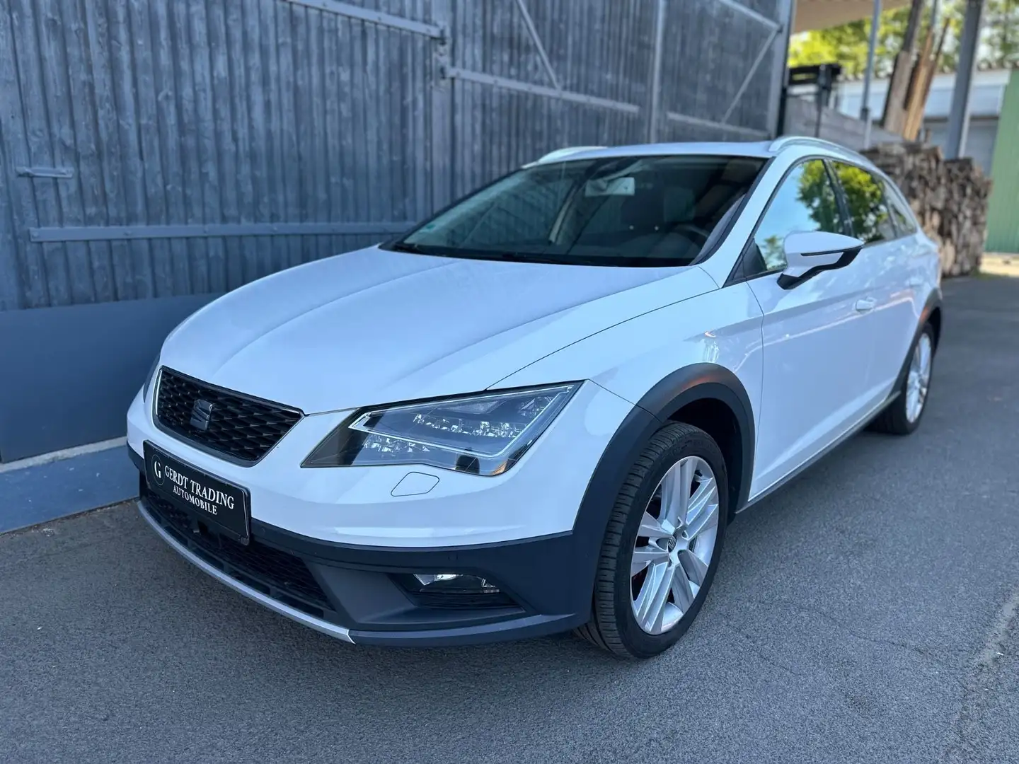 SEAT Leon ST X-Perience 4Drive unfallfrei Bremse neu Weiß - 1