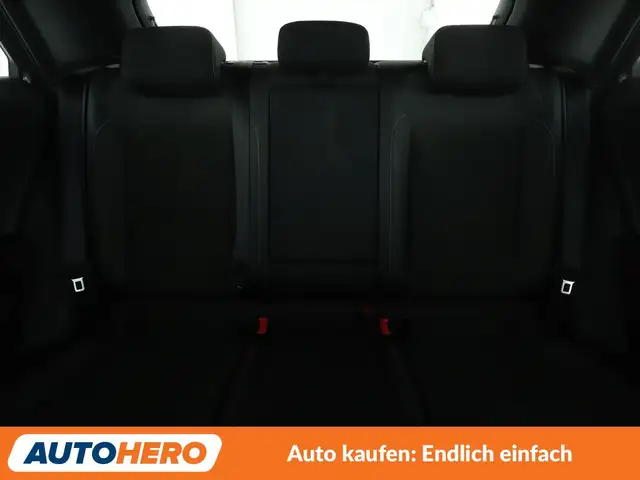 Volkswagen T-Roc view 15
