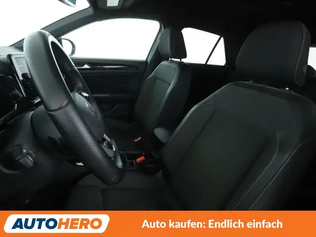 Volkswagen T-Roc view 10