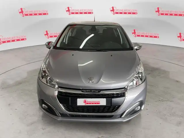 Peugeot 208 view 8