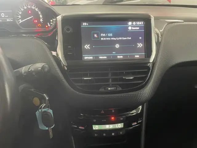 Peugeot 208 view 15