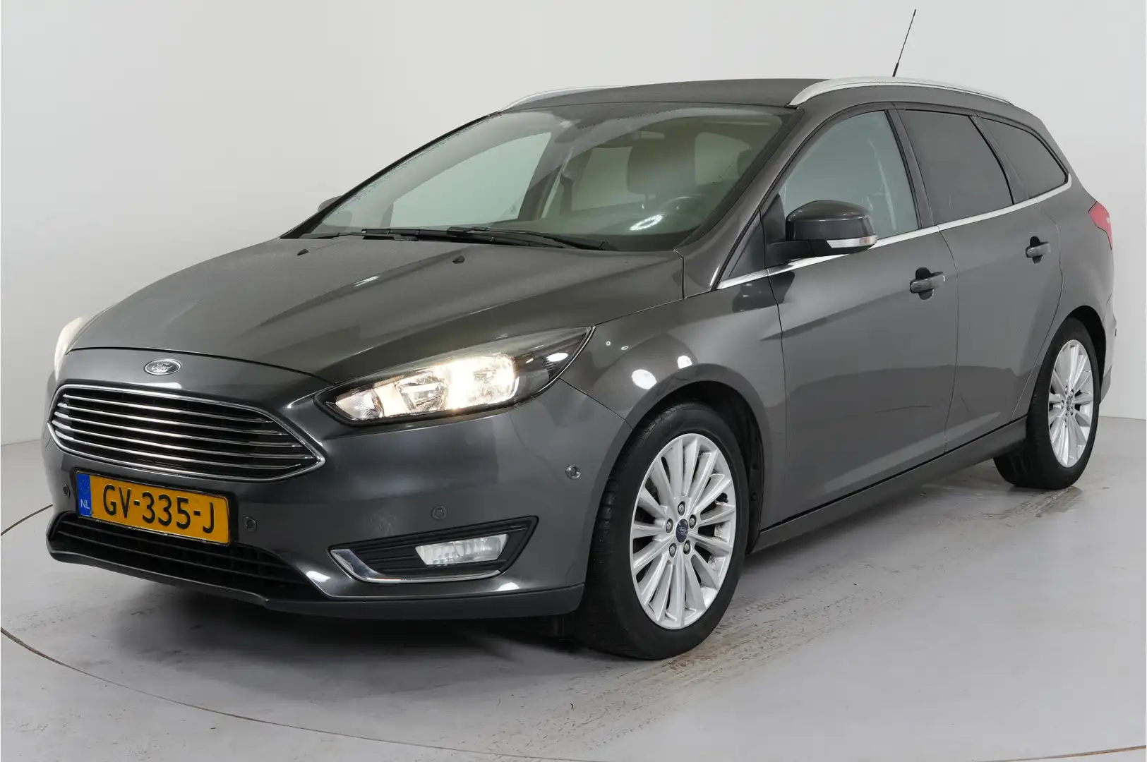 Ford Focus Wagon 1.5 Titanium Edition | Trekhaak | Climate | Grau - 2