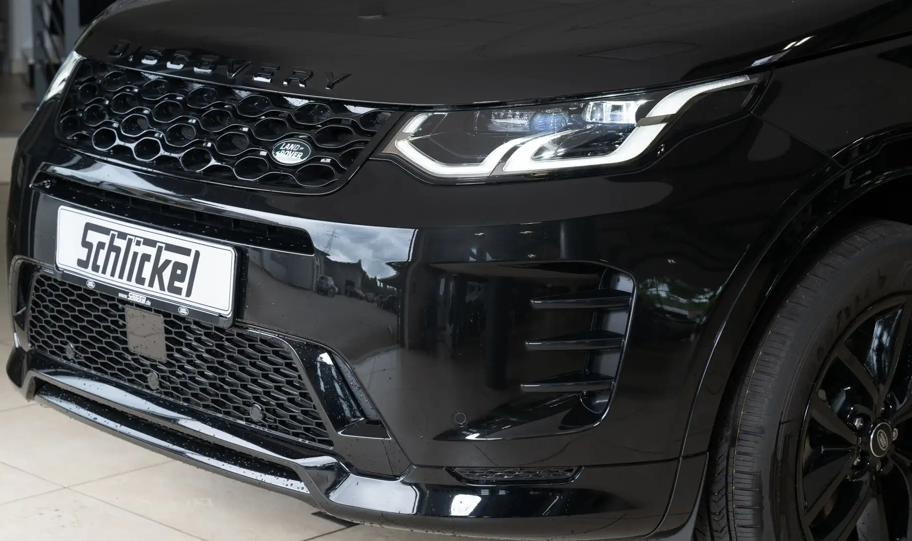 Land Rover Discovery Sport P300e AWD Hybrid Dynamic SE Leder ACC Panoramadach Schwarz - 2