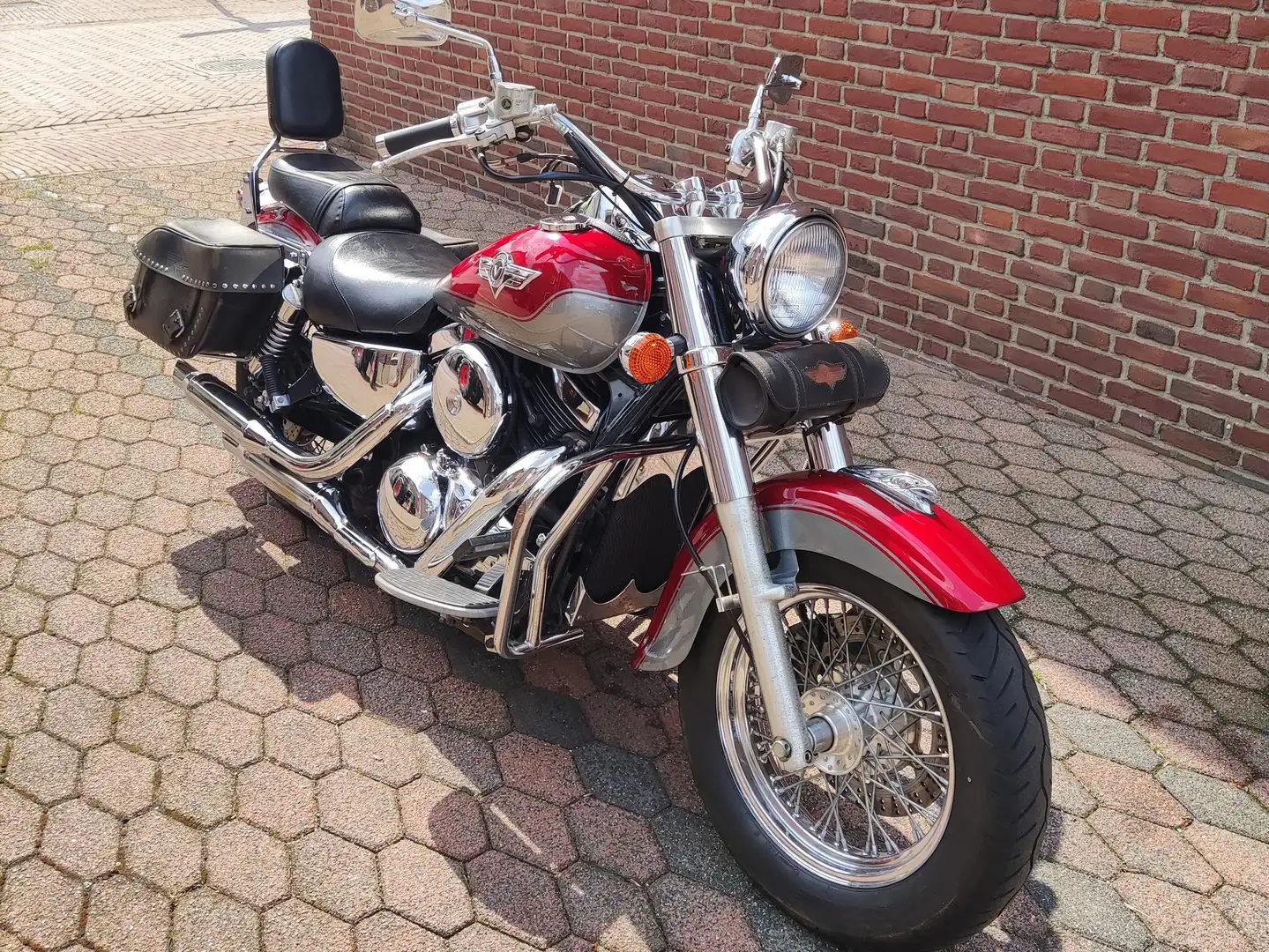 Kawasaki VN 1500 Vulcan Classic Rood - 1