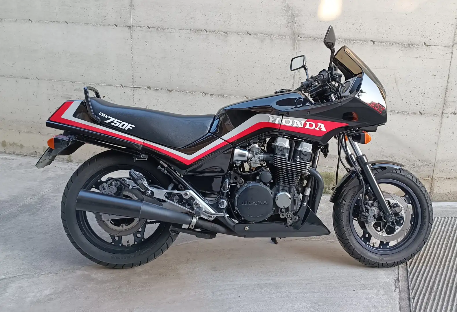 Honda CBX 750 F Negro - 1