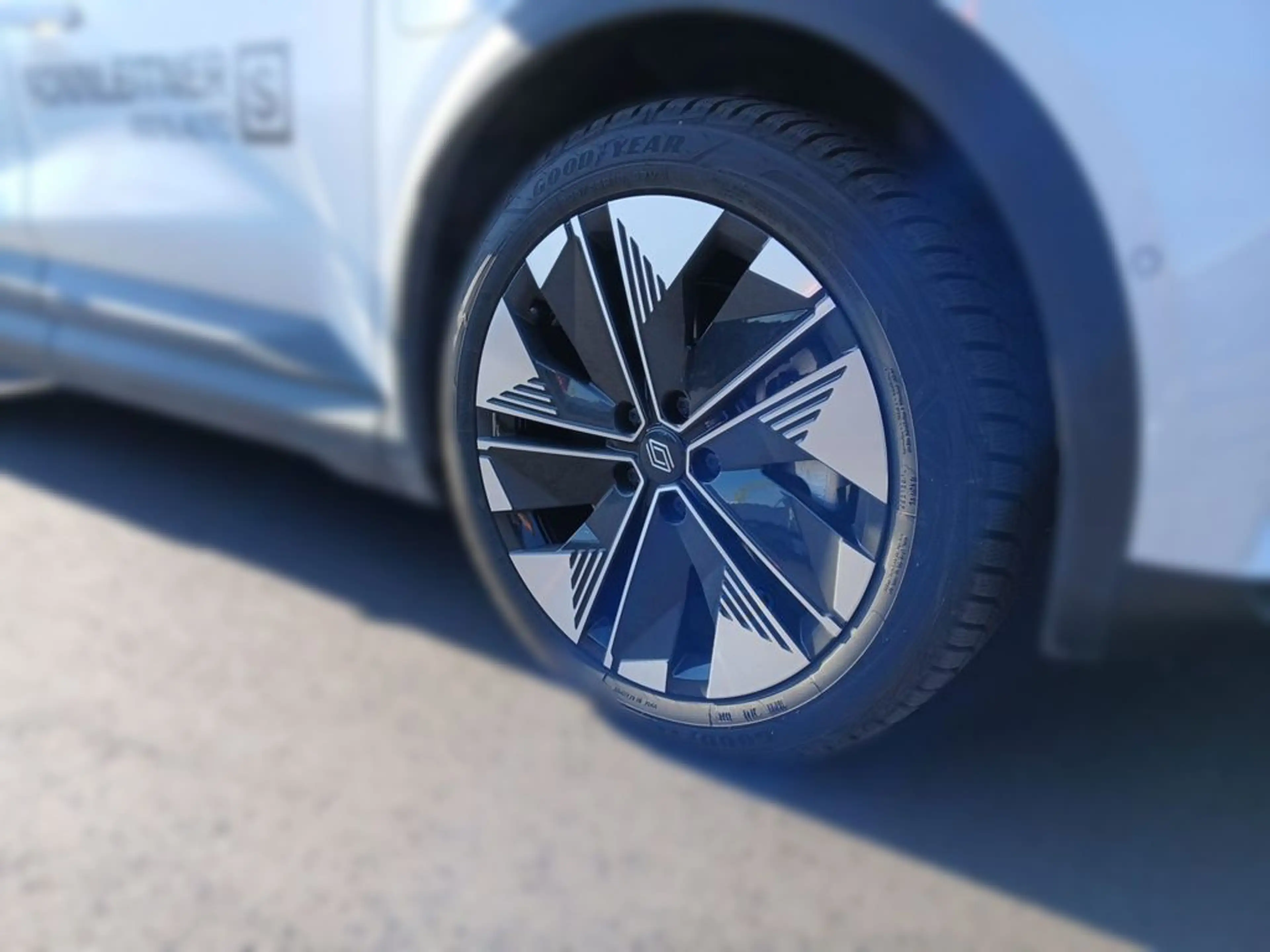 Renault Scenic SCENIC E-Tech Electric Techno 220 PS long range (MY25) — photo 5