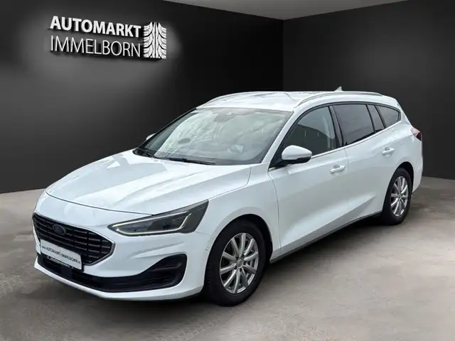 Ford Focus view 4