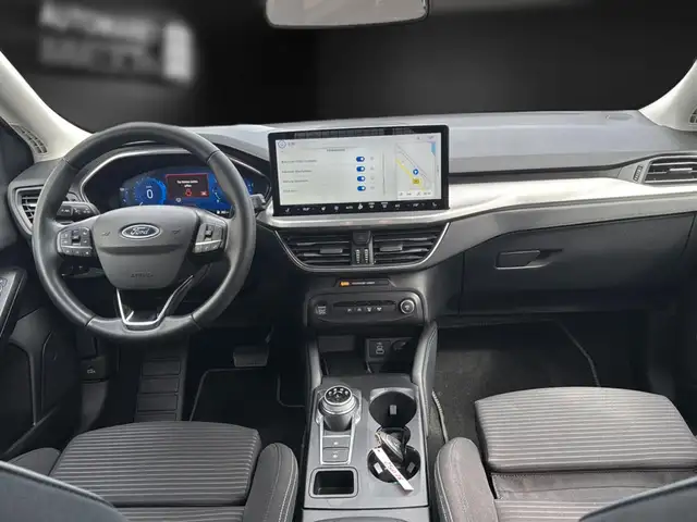 Ford Focus view 12