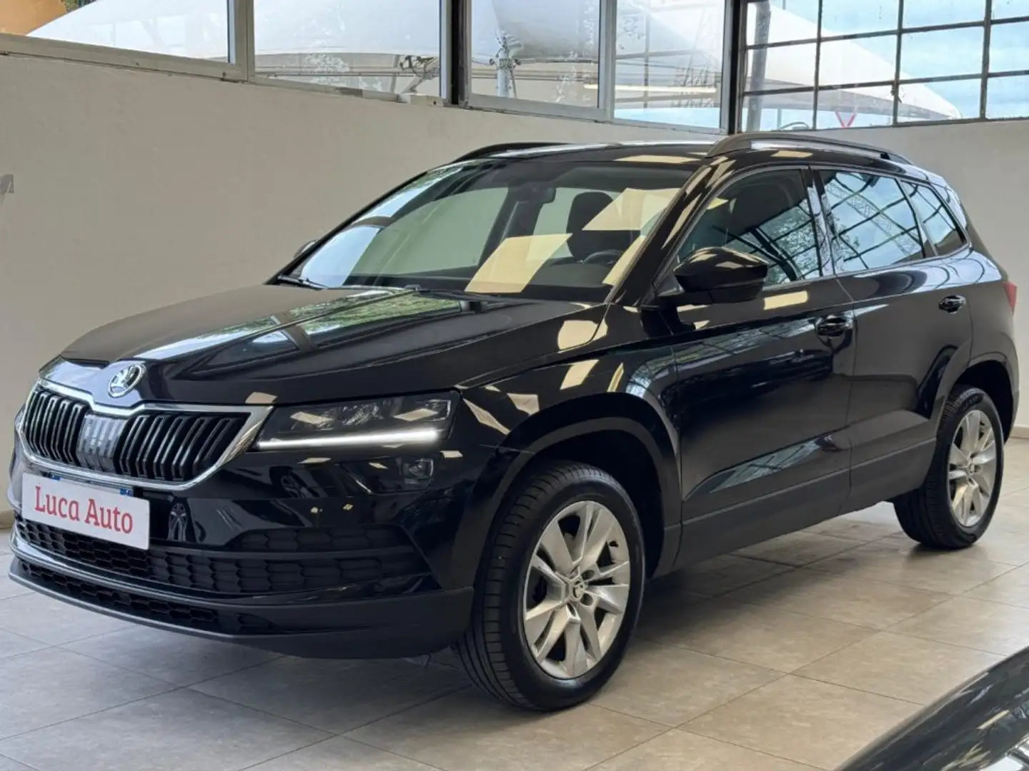 Skoda Karoq 2.0 TDI 115CV DSG *TAGLIANDI*UNICO PROP.* Nero - 2