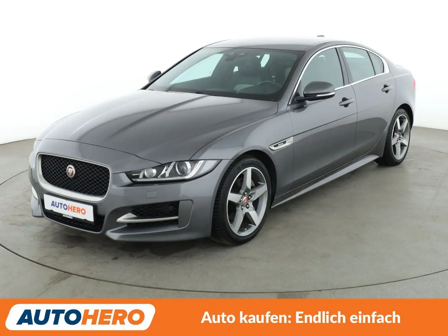 Jaguar XE 20d R-Sport Aut.*NAVI*CAM*XENON*SPUR*PDC*SHZ* Grau - 1