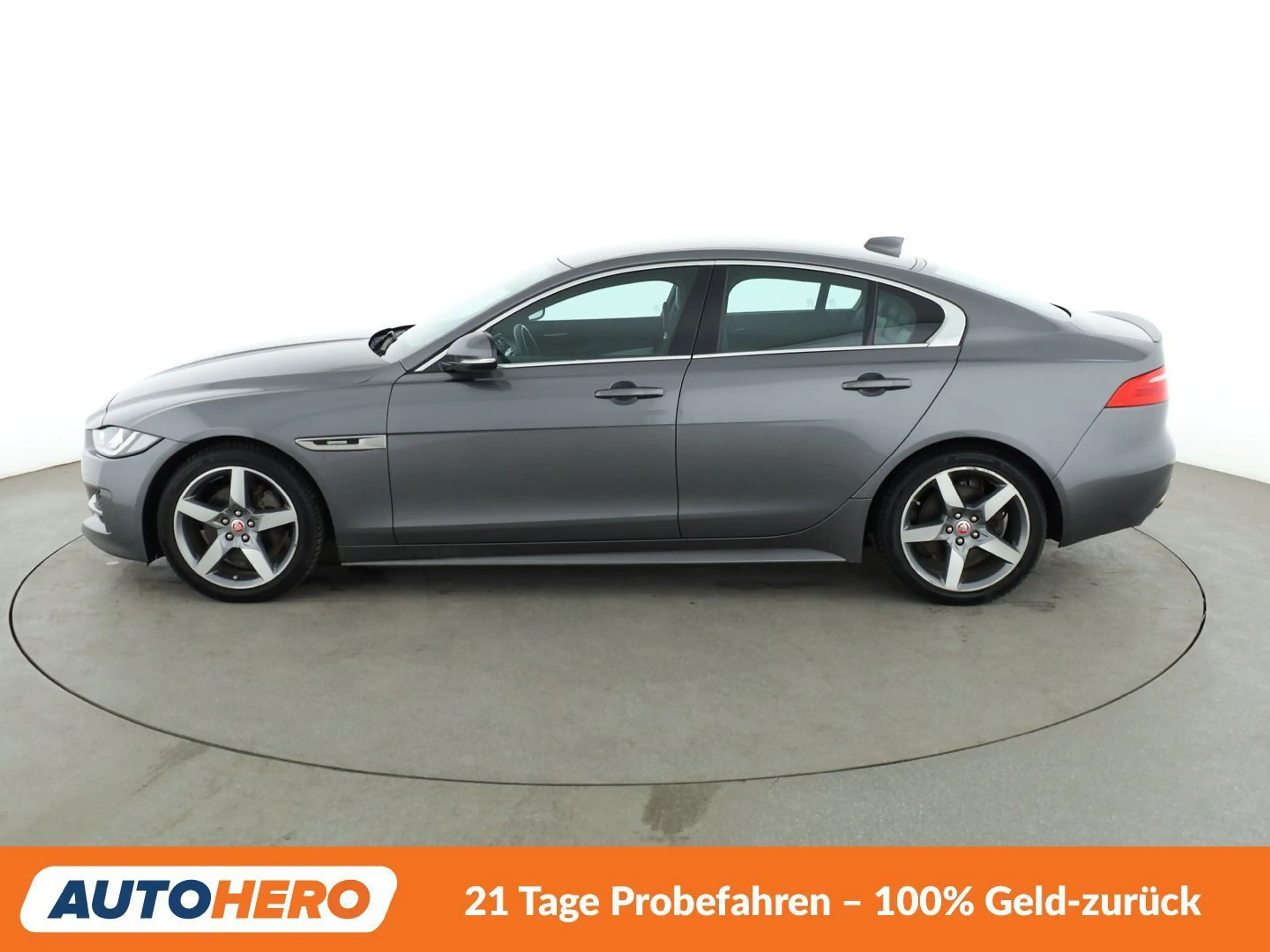 Jaguar XE 20d R-Sport Aut.*NAVI*CAM*XENON*SPUR*PDC*SHZ* — photo 8