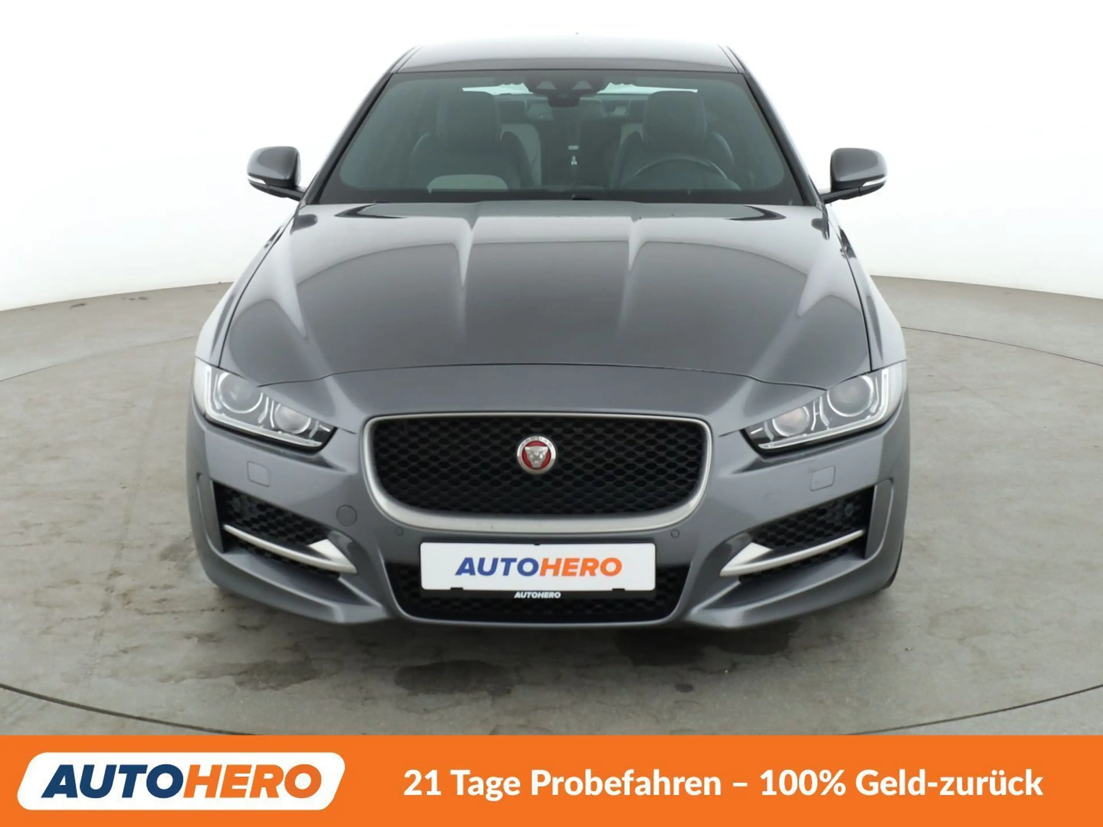 Jaguar XE 20d R-Sport Aut.*NAVI*CAM*XENON*SPUR*PDC*SHZ* — photo 14