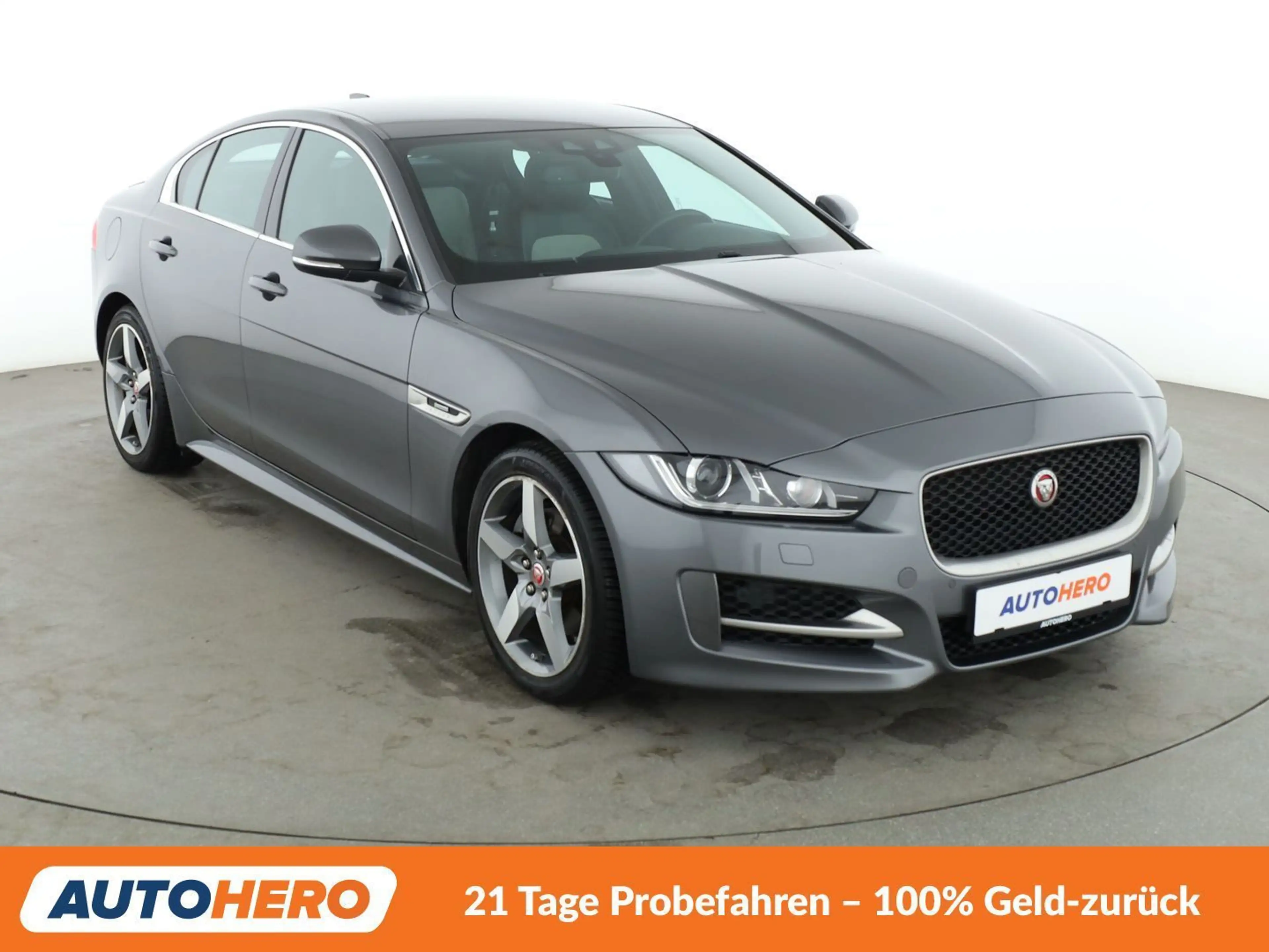 Jaguar XE 20d R-Sport Aut.*NAVI*CAM*XENON*SPUR*PDC*SHZ* — photo 13