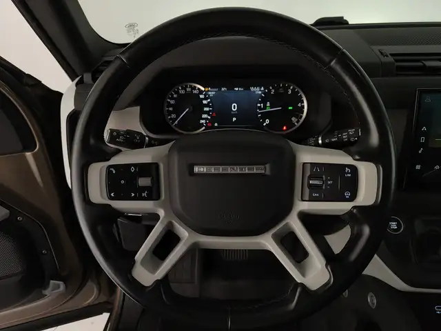 Land Rover Defender view 12