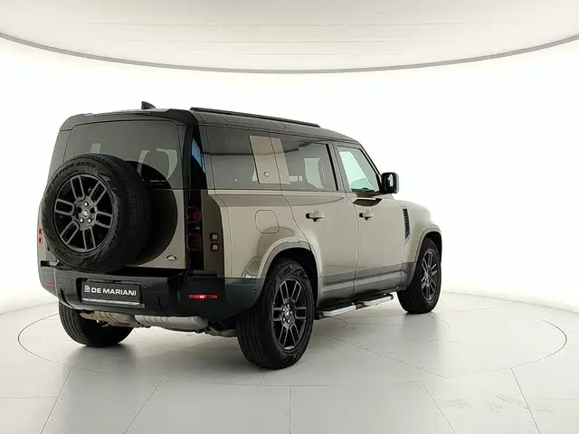 Land Rover Defender view 5