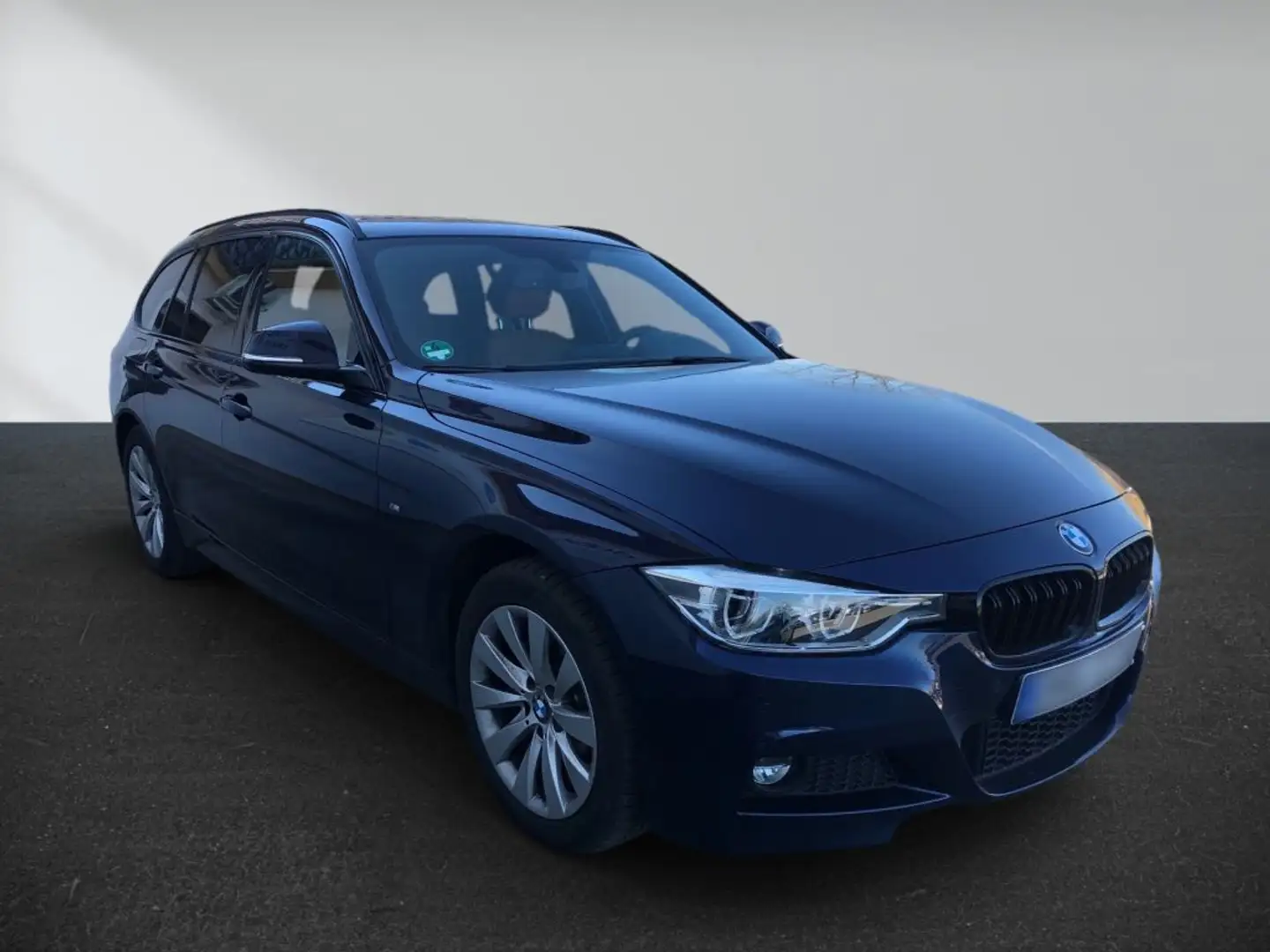 BMW 320 320d Touring xDrive Aut. M Sport Blau - 2