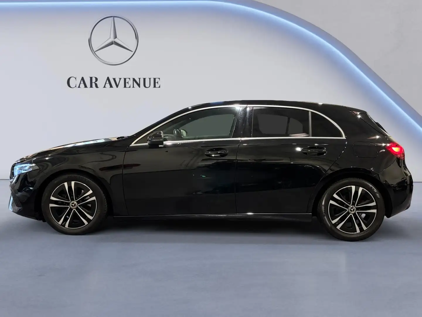 Mercedes-Benz A 180 Classe d Luxury Line Schwarz - 2
