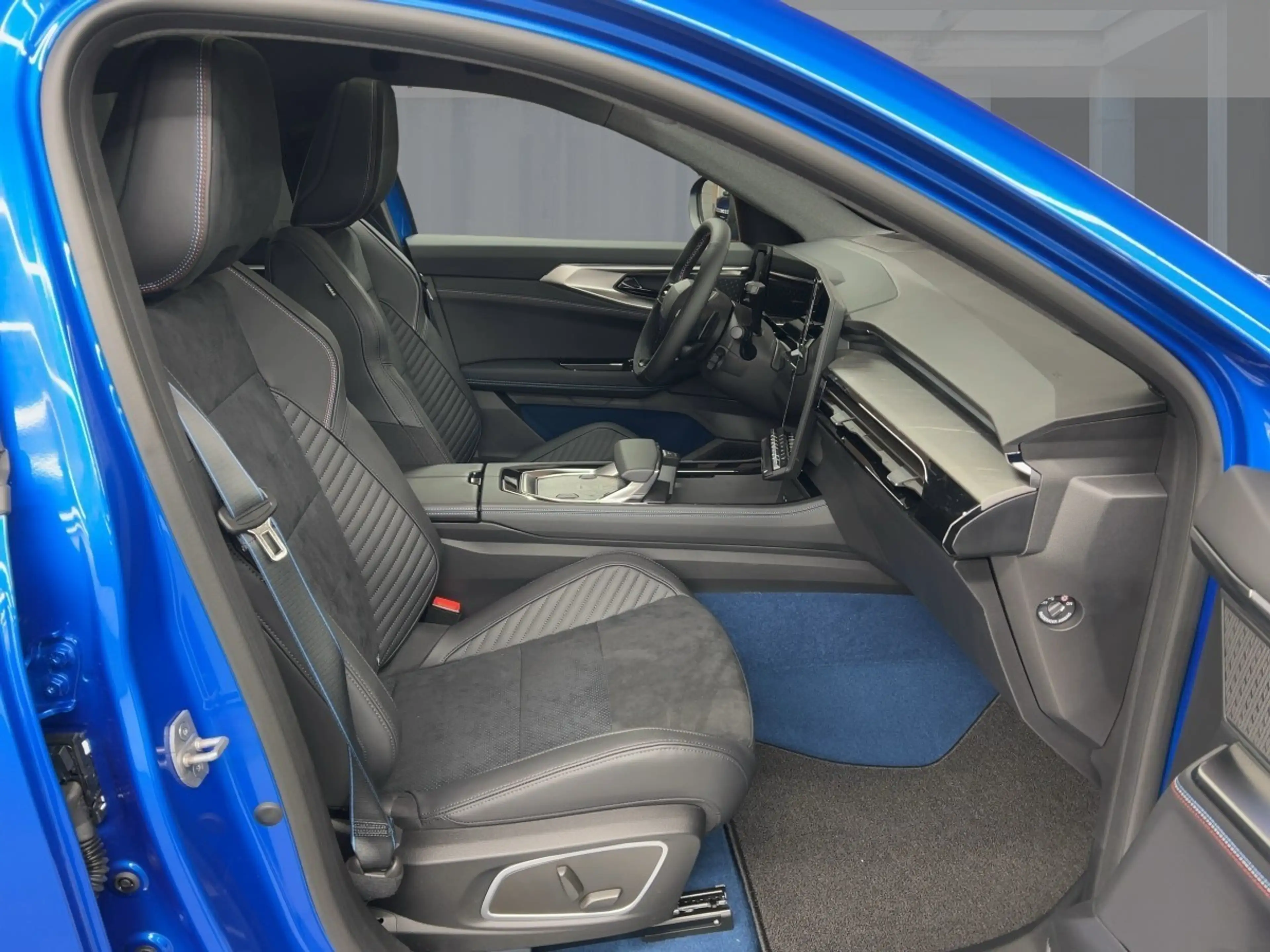 Renault Rafale Atelier Alpine E-Tech Plug-in Hybrid 300 4x4 — photo 8