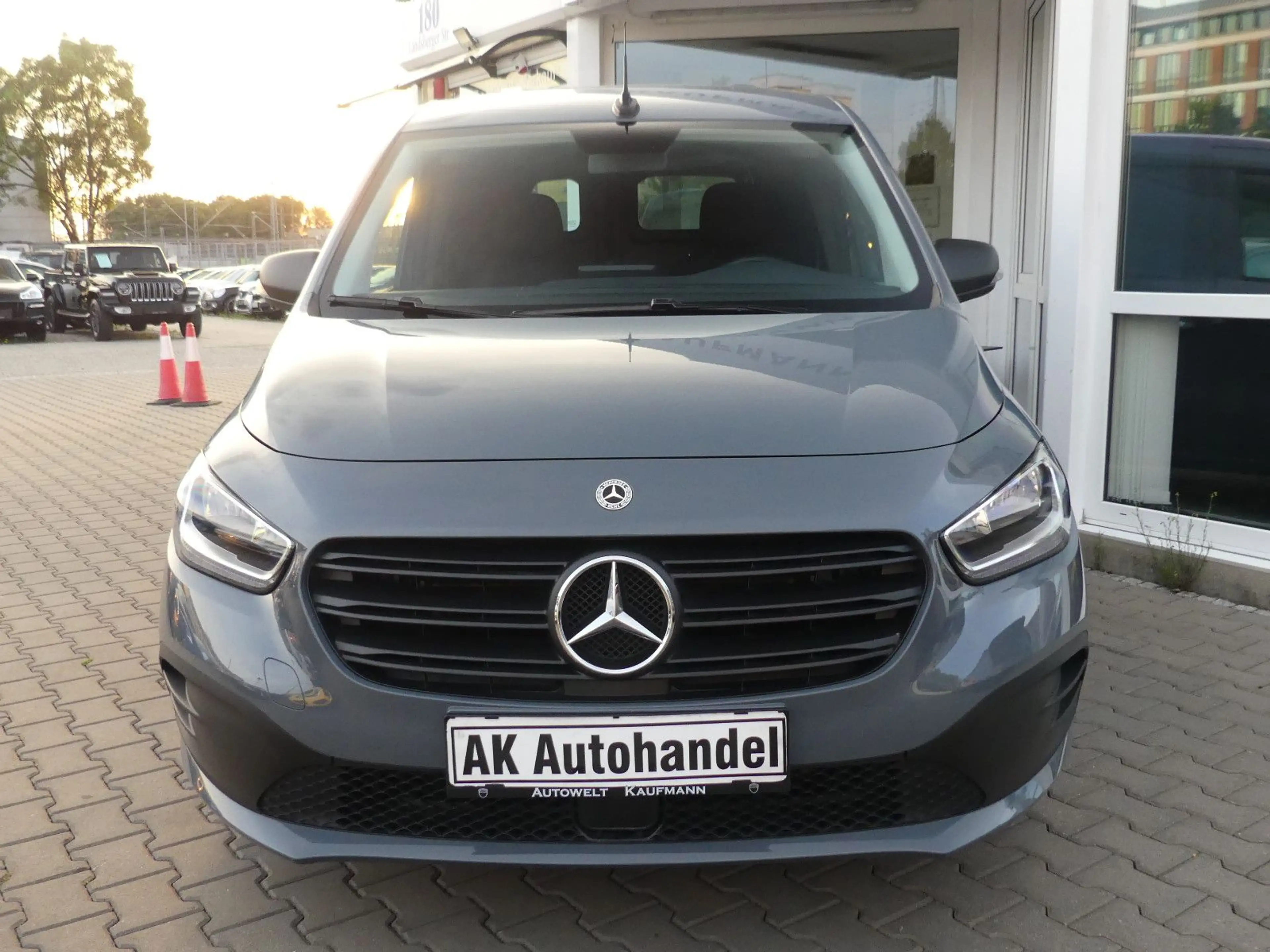 Mercedes-Benz Citan Kasten 112 CDI Aut. PRO MBUX Navi 1. Hand — photo 2