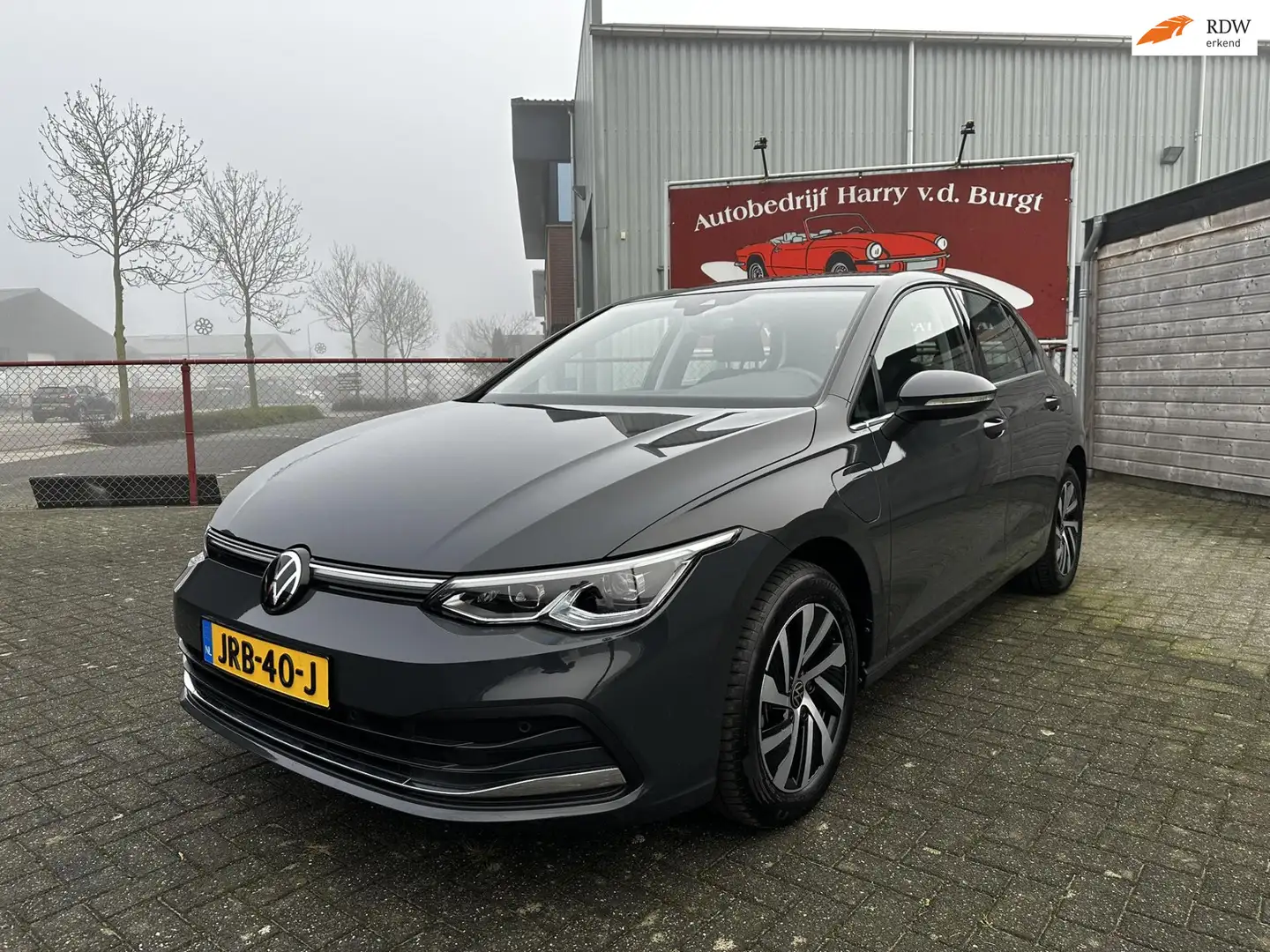 Volkswagen Golf 1.4 eHybrid Style Navigatie | Carplay | LED | ACC Grau - 1