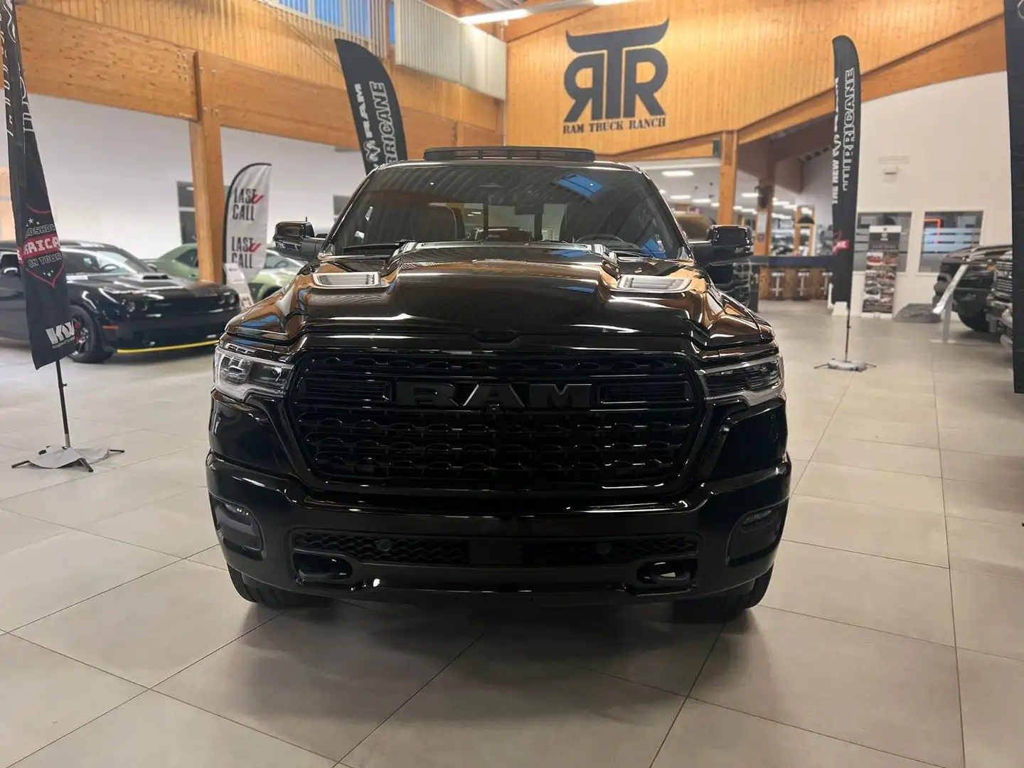Dodge RAM 1500 Limited Night  H/O 3.0L MY25 Černá - 2