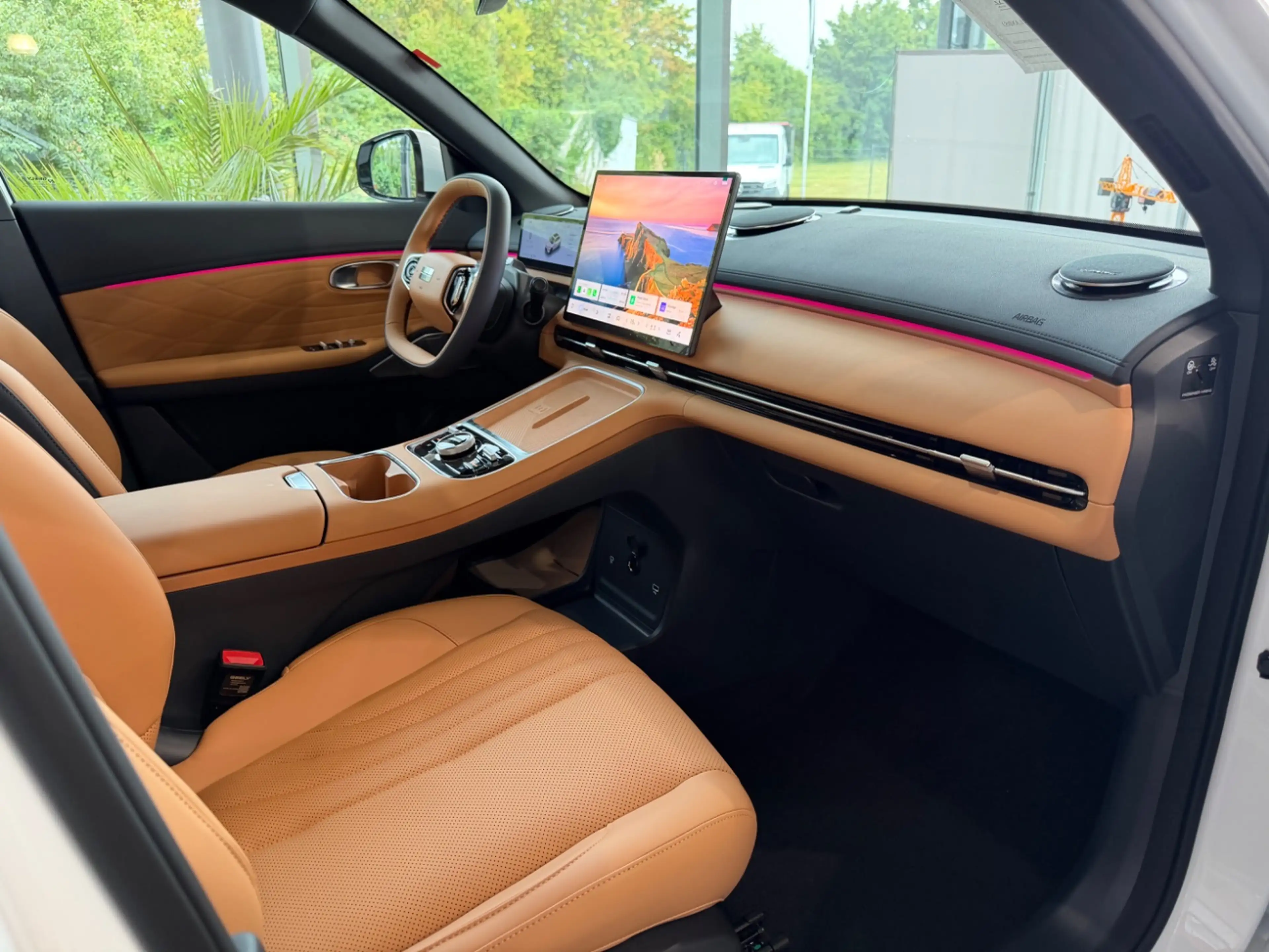 Geely Starray EM-i Max+Pano+Head Up+Massage+LED+Navi — photo 15