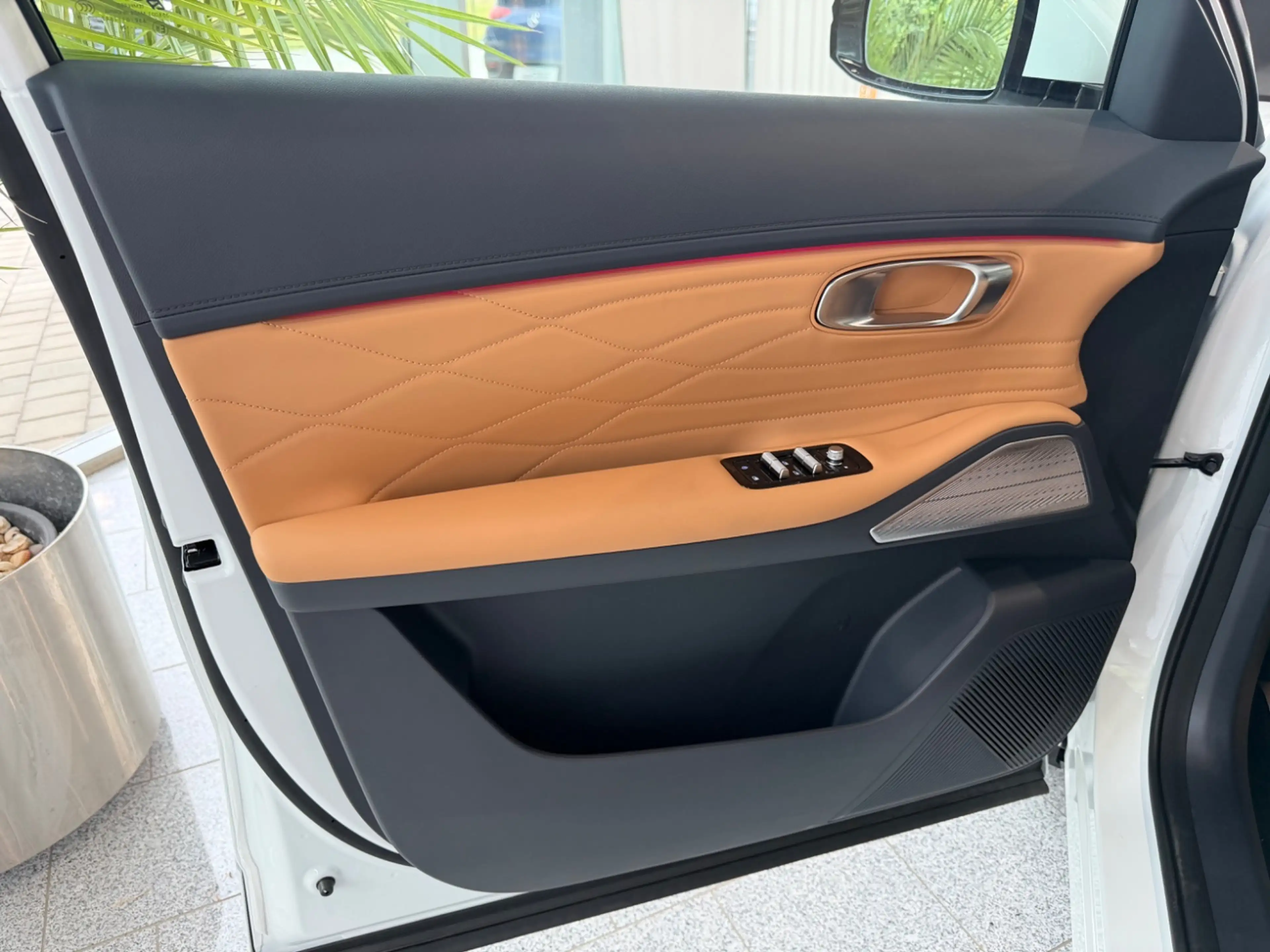 Geely Starray EM-i Max+Pano+Head Up+Massage+LED+Navi — photo 7