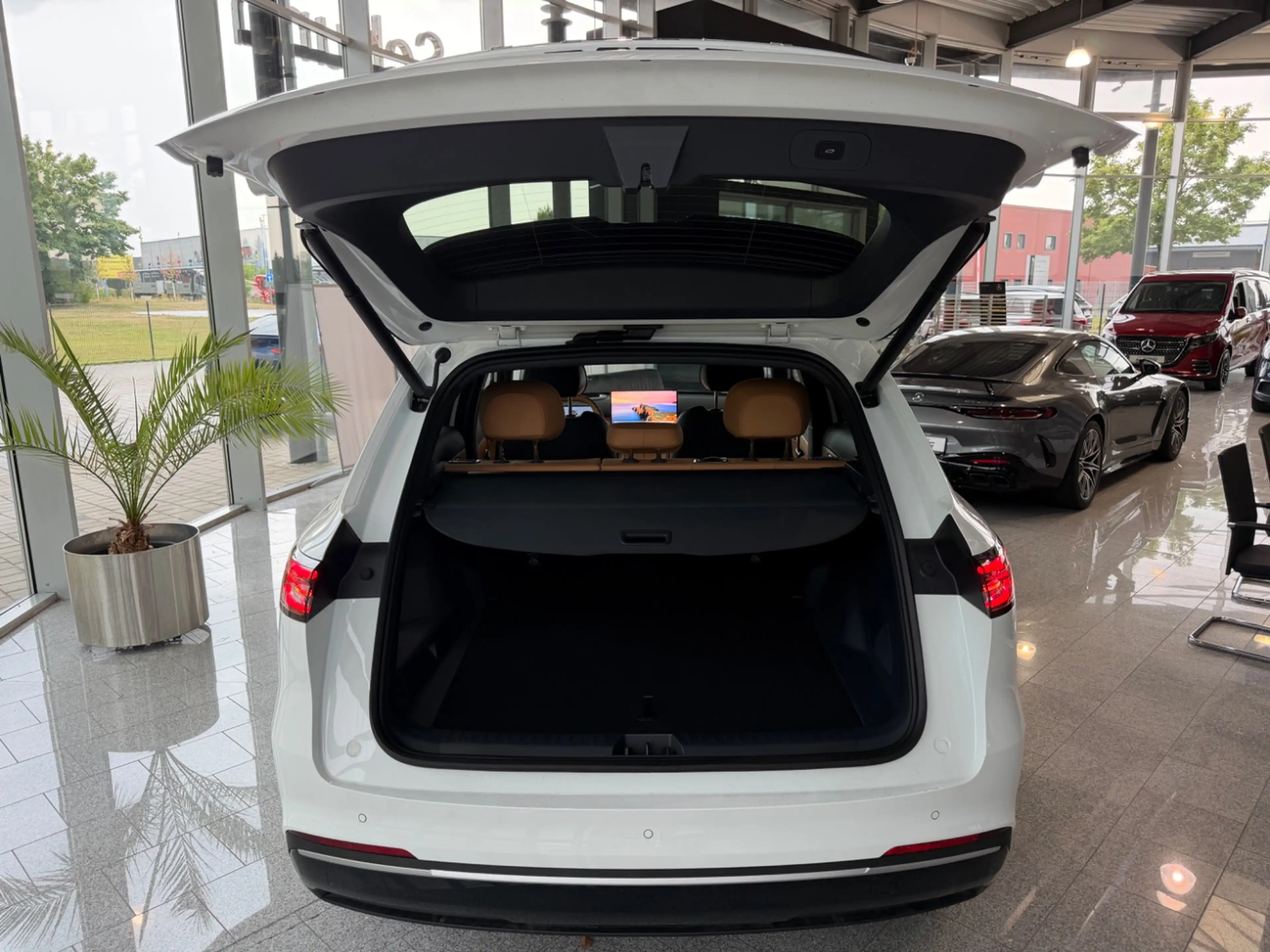 Geely Starray EM-i Max+Pano+Head Up+Massage+LED+Navi — photo 12