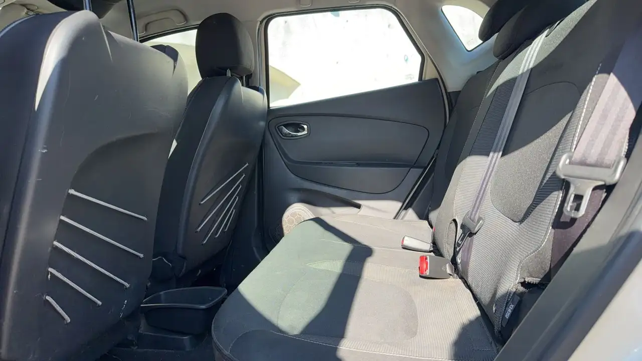 Renault Captur — photo 29