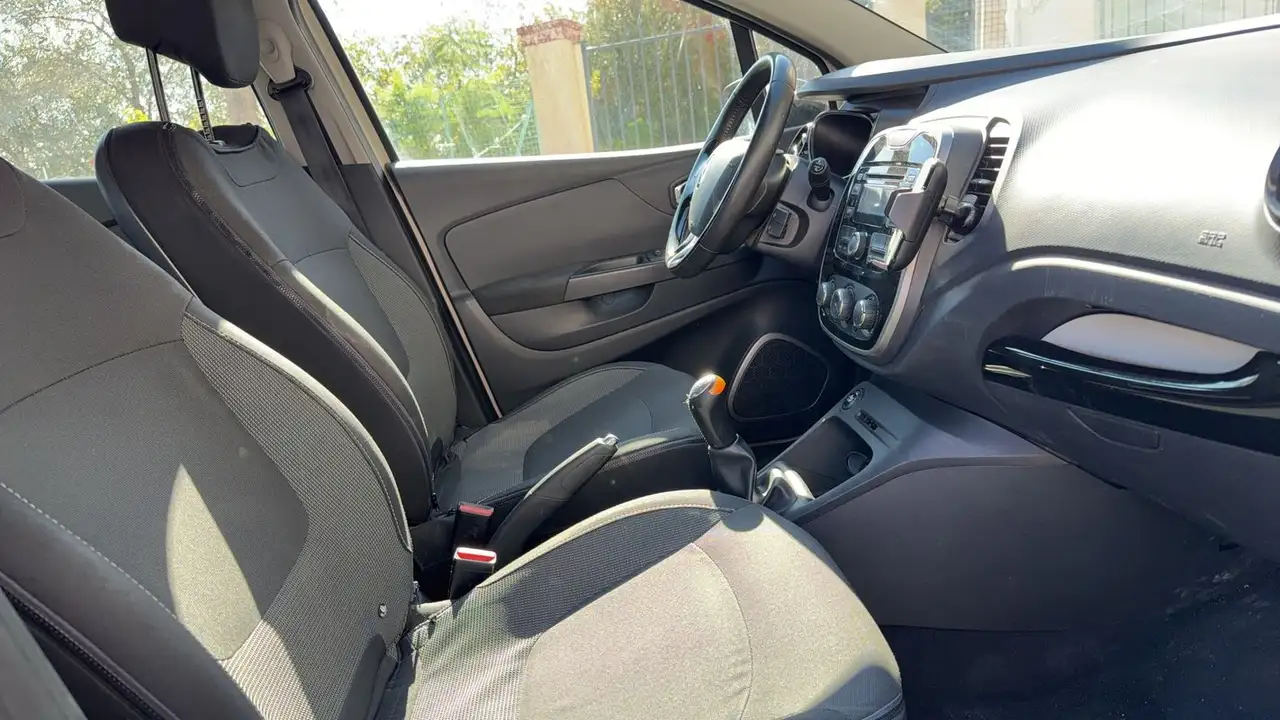 Renault Captur — photo 27
