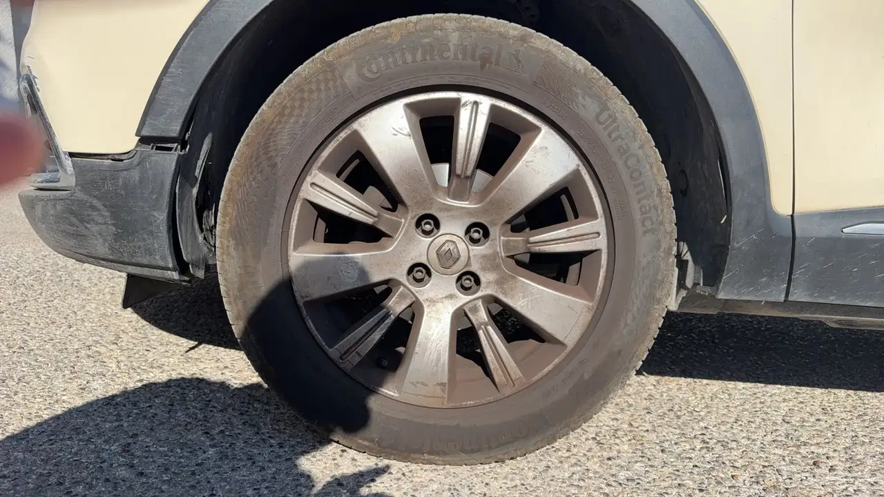 Renault Captur — photo 18