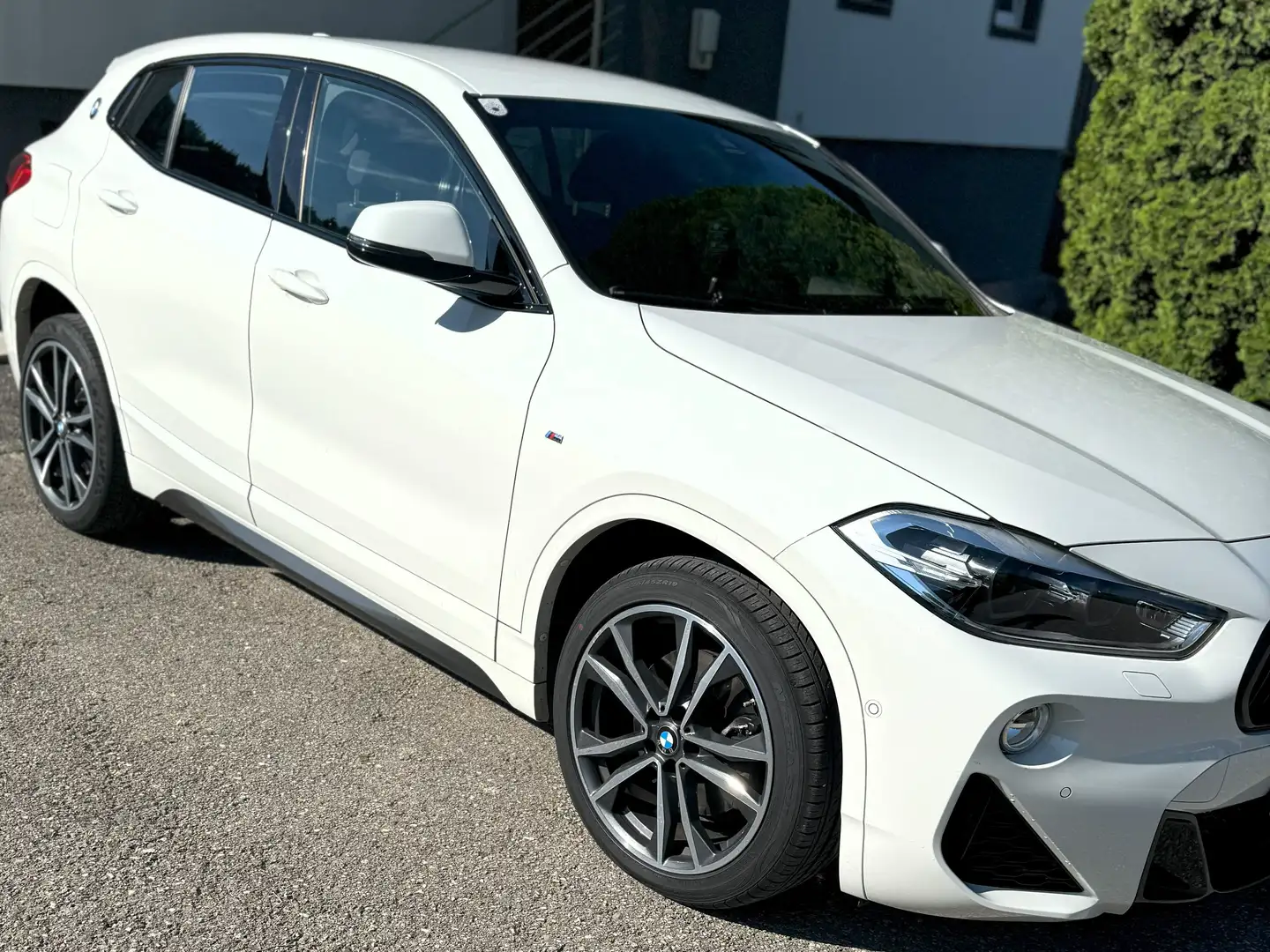 BMW X2 xDrive 20 d M Sport Weiß - 1