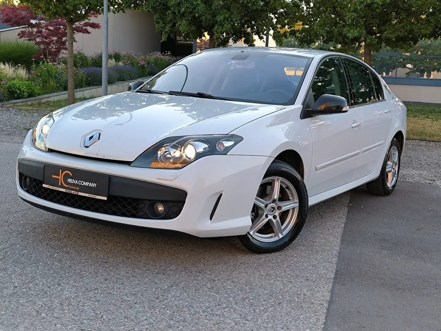 Renault Laguna Laguna Business 2,0 dCi Aut. Weiß - 1