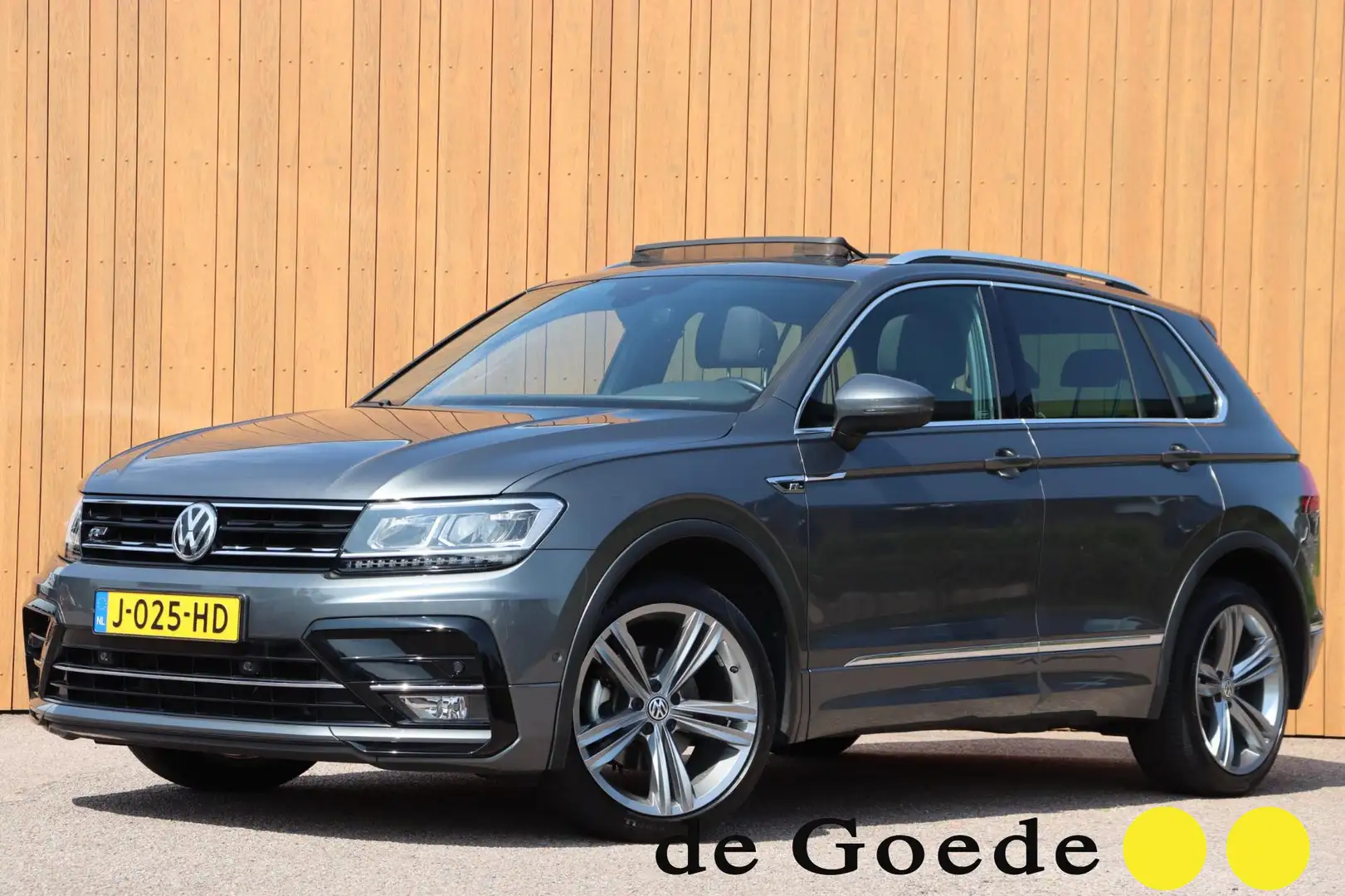 Volkswagen Tiguan 1.5 TSI ACT Highline Business R-Line org.NL schuif Grijs - 1
