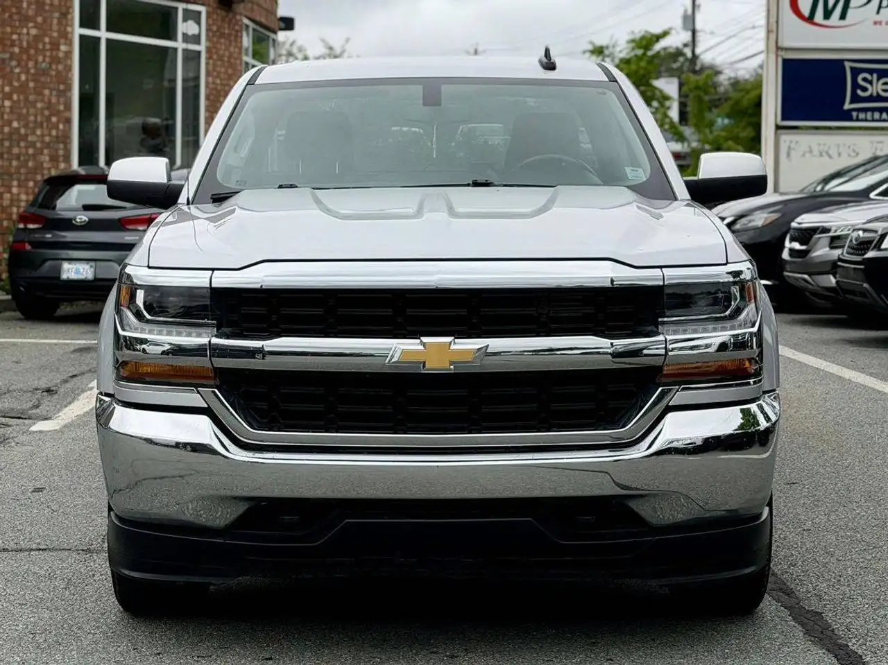 Chevrolet Silverado 1500 снимка Chevrolet Silverado 1500